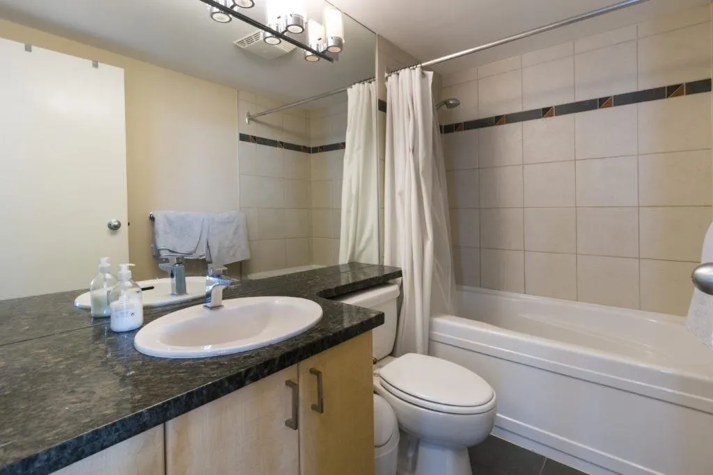 2802 193 Aquarius Mews