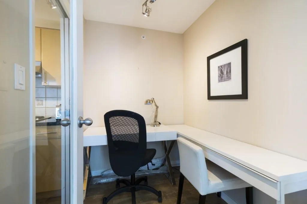 2802 193 Aquarius Mews