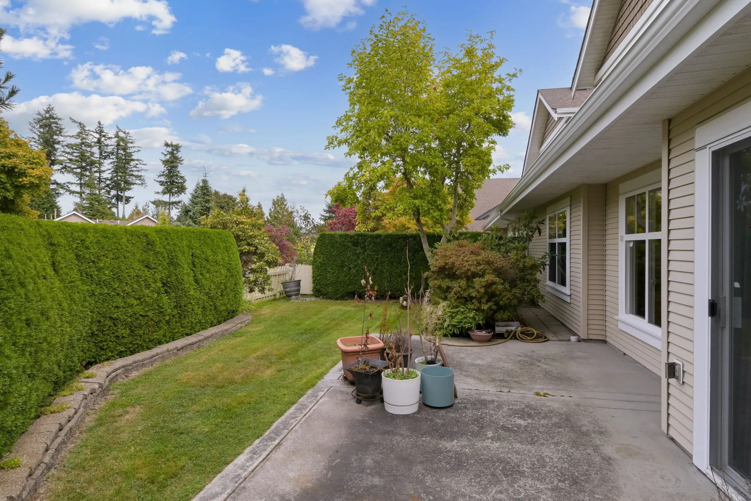 72 14877 33 Avenue
