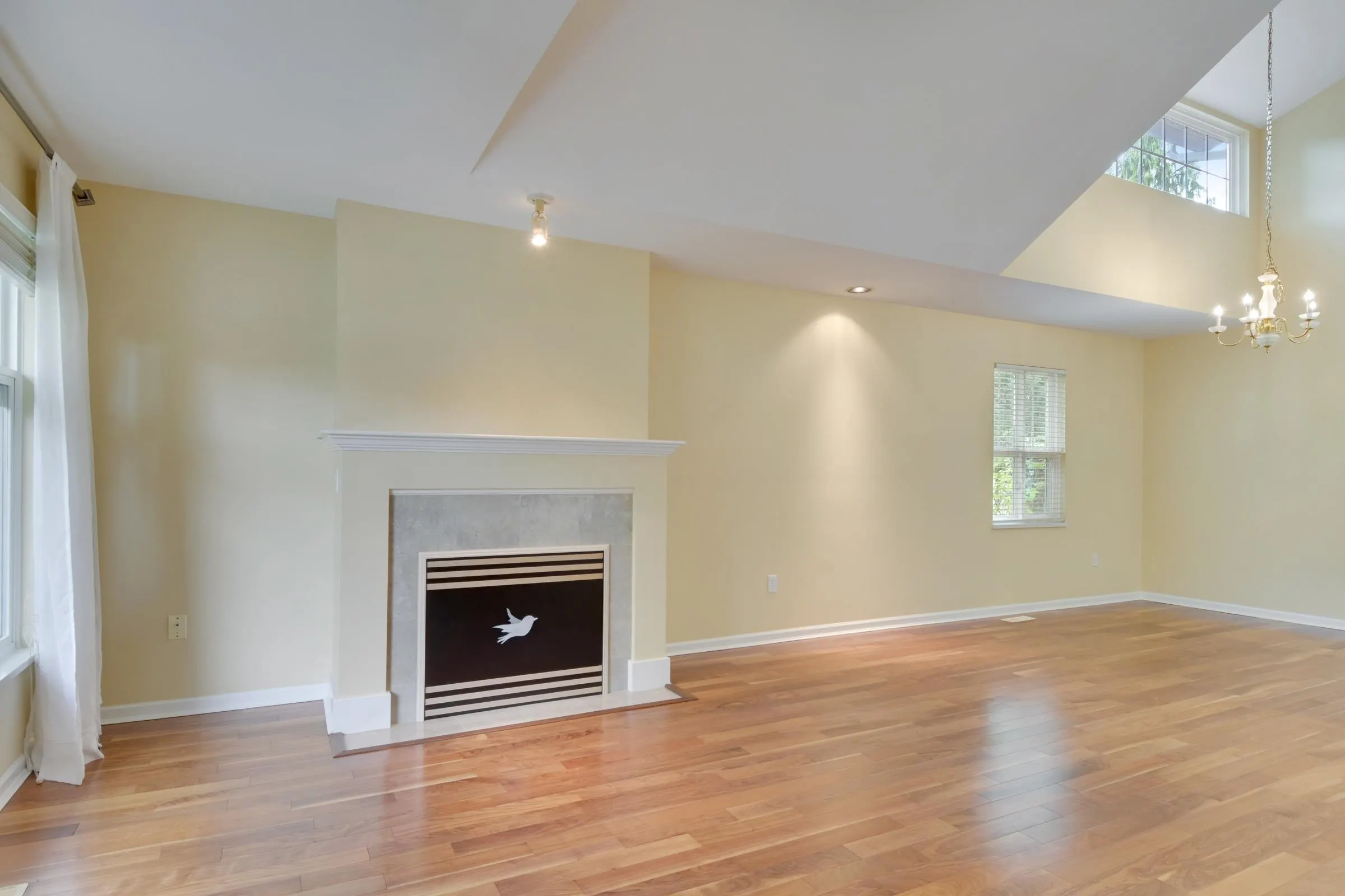72 14877 33 Avenue