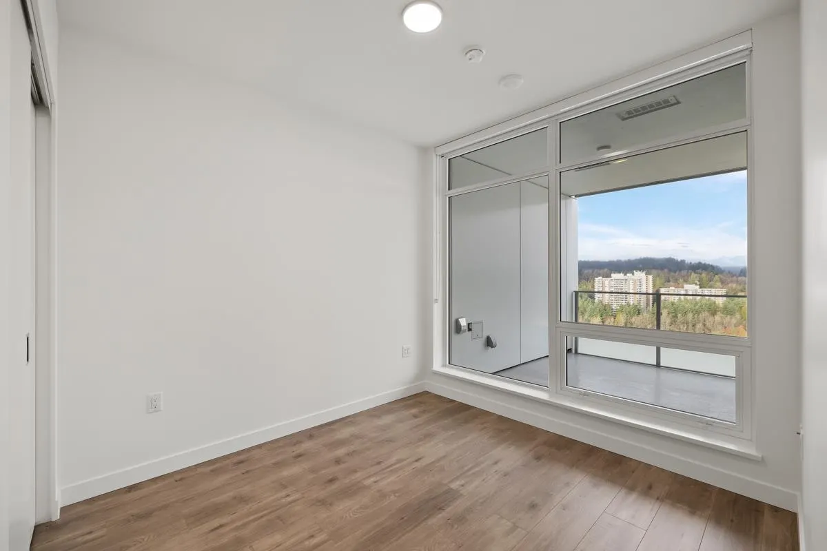 2201 200 Klahanie Court