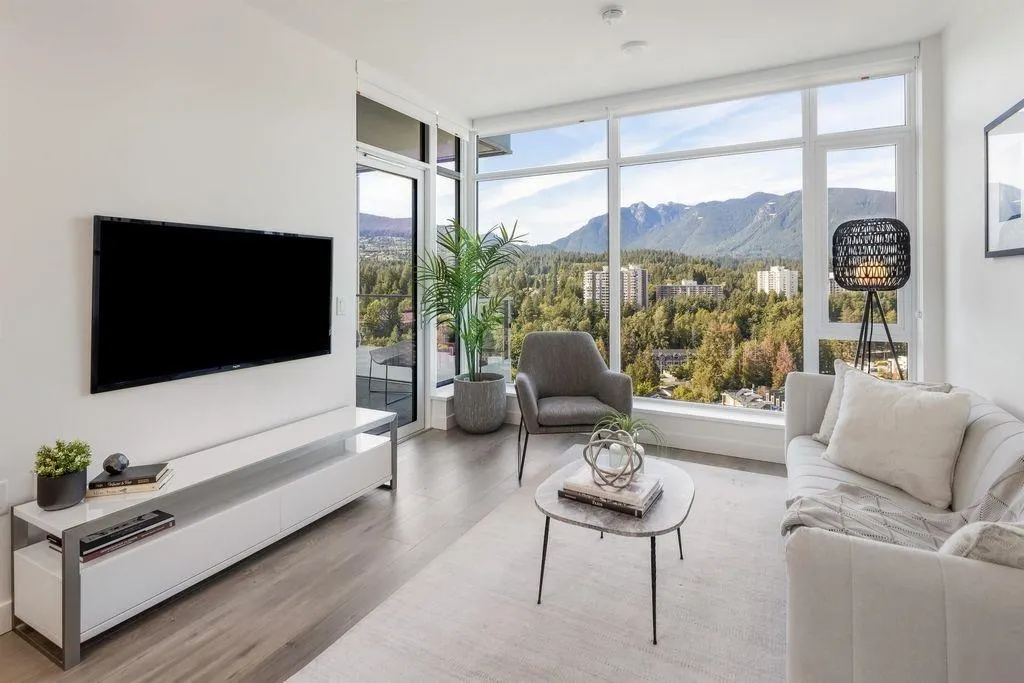 2201 200 Klahanie Court