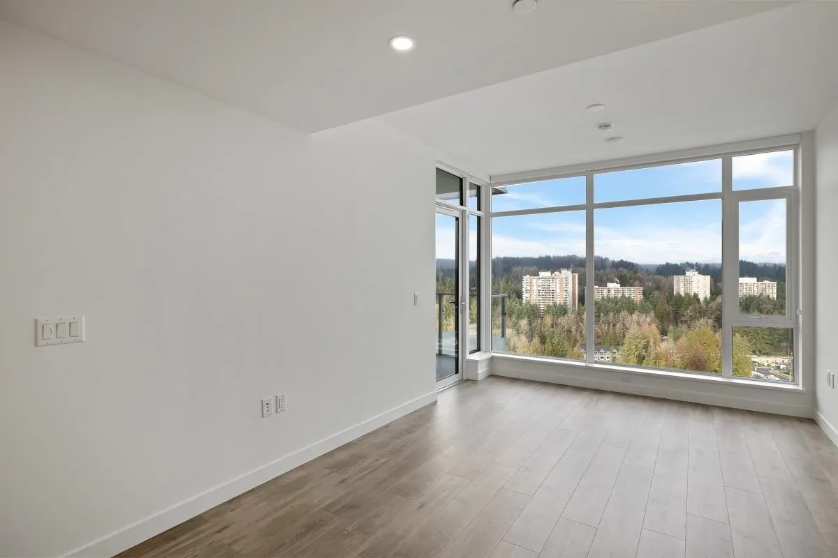 2201 200 Klahanie Court