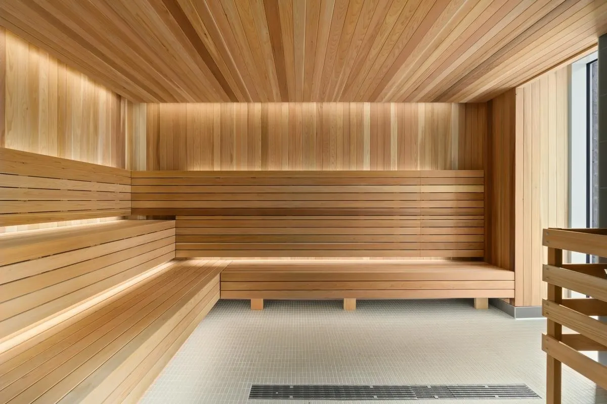 2201 200 Klahanie Court