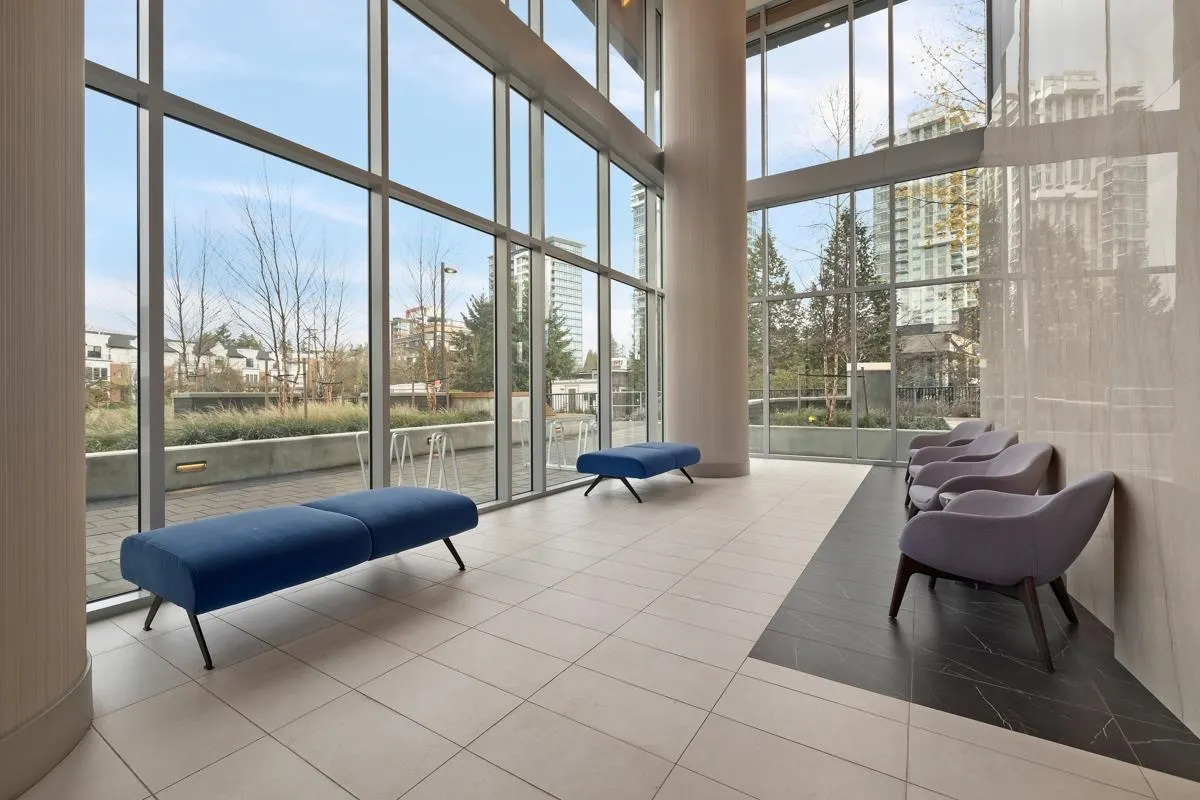 2201 200 Klahanie Court