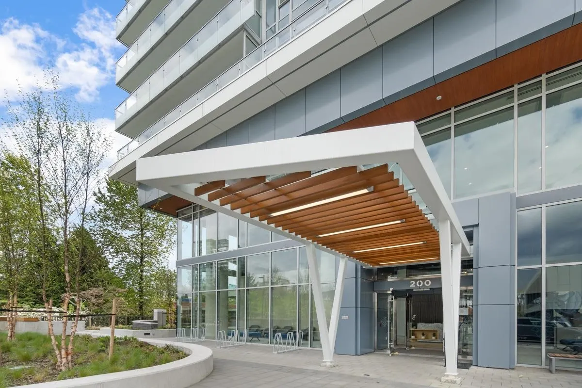 2201 200 Klahanie Court