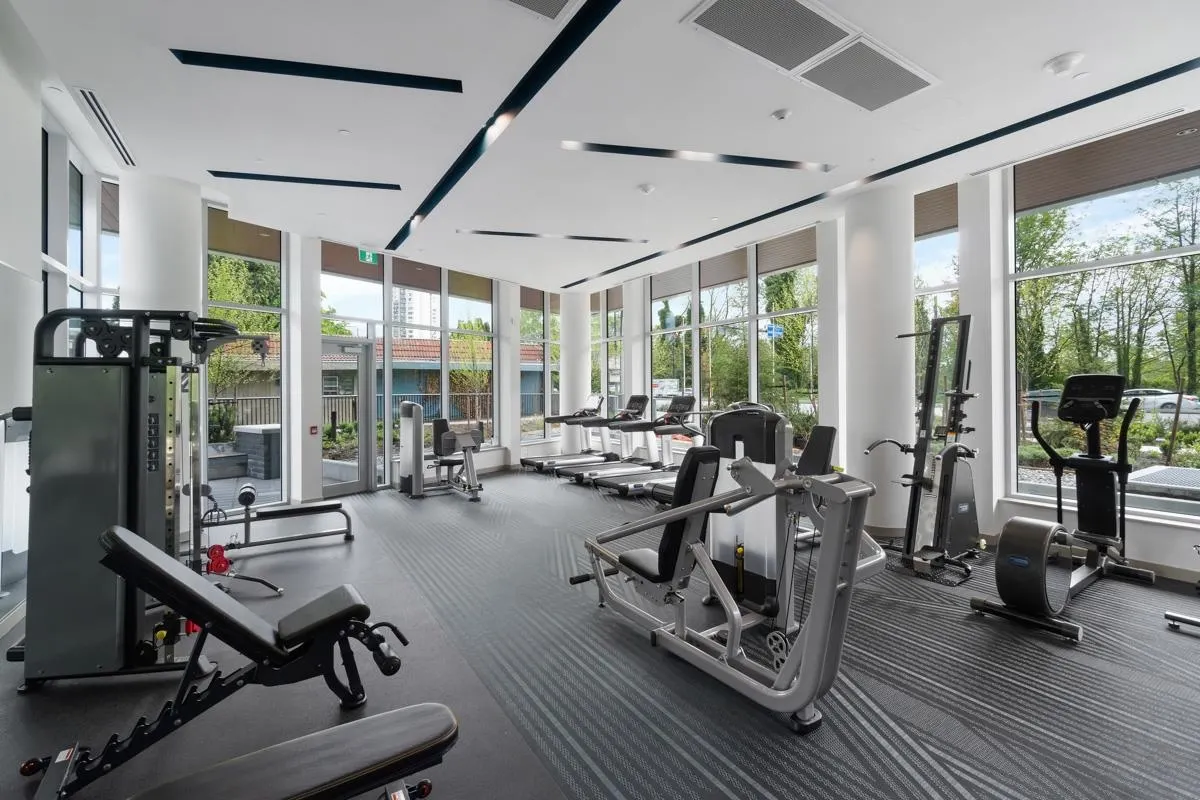 2201 200 Klahanie Court