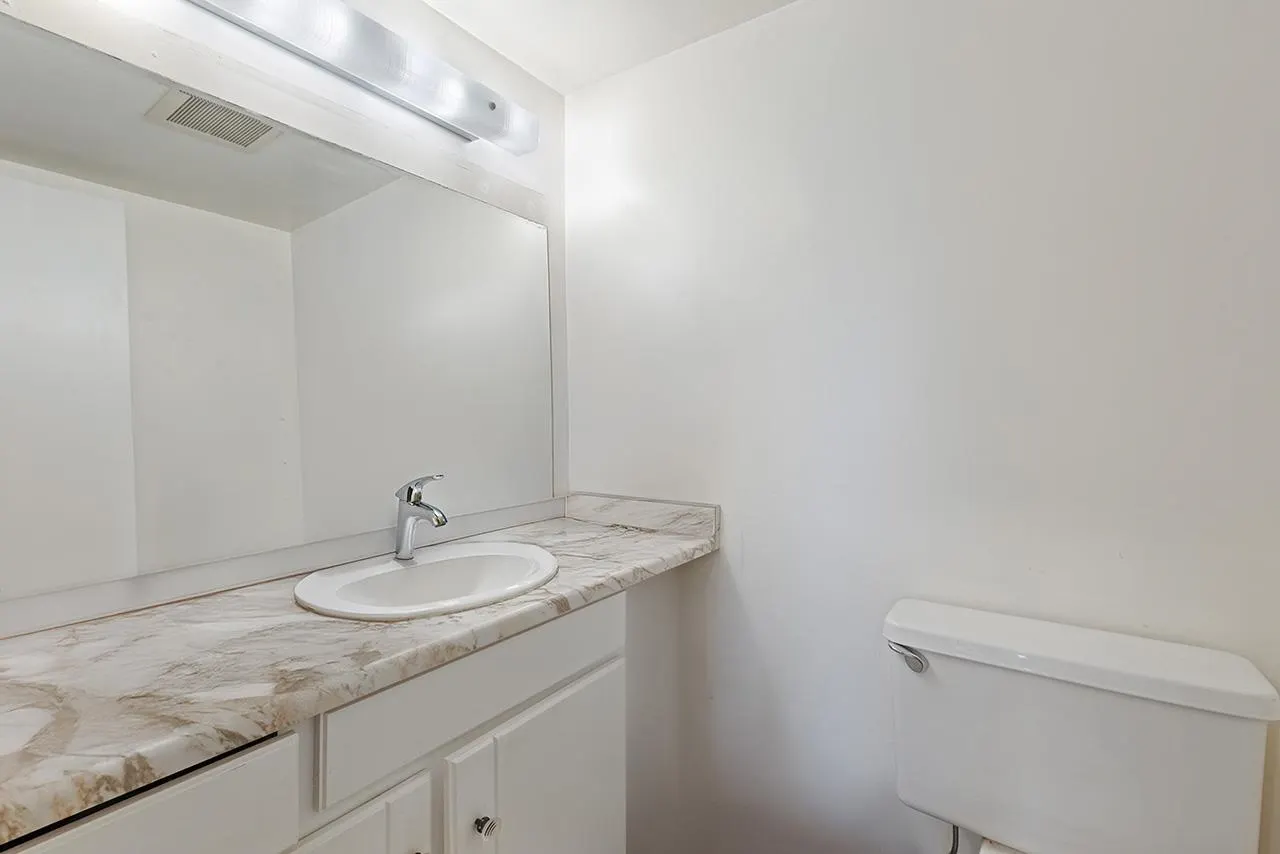 314 665 E 6th Avenue