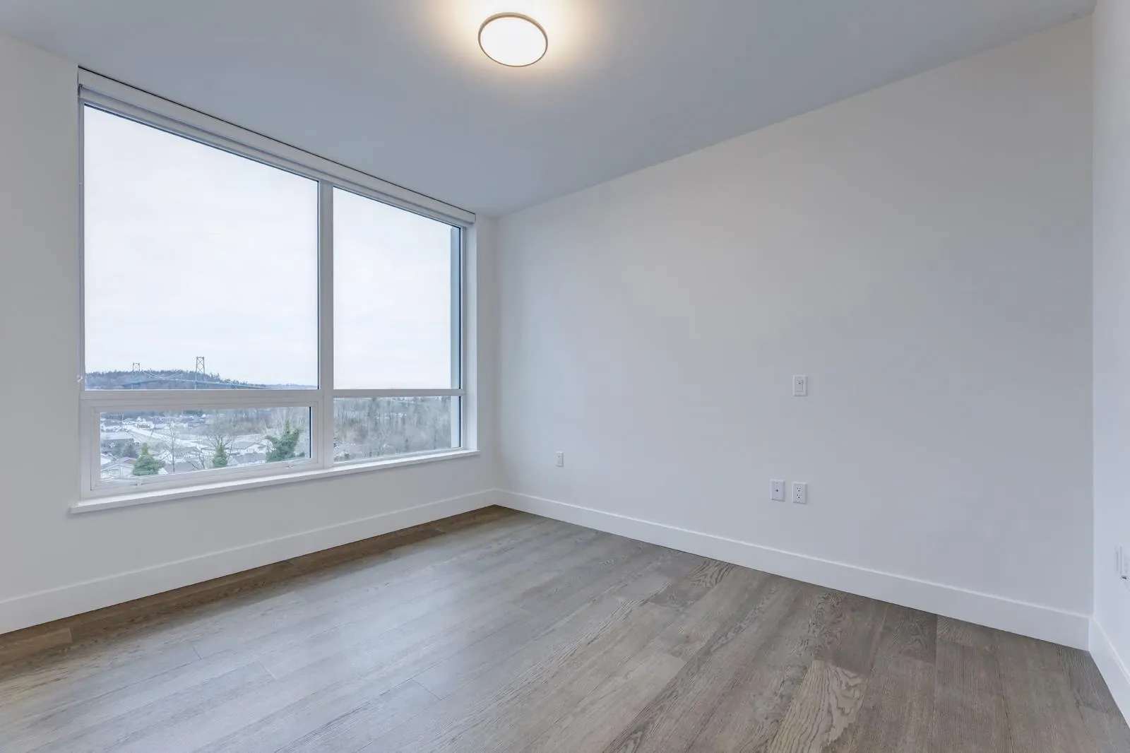 604 1675 Lions Gate Lane