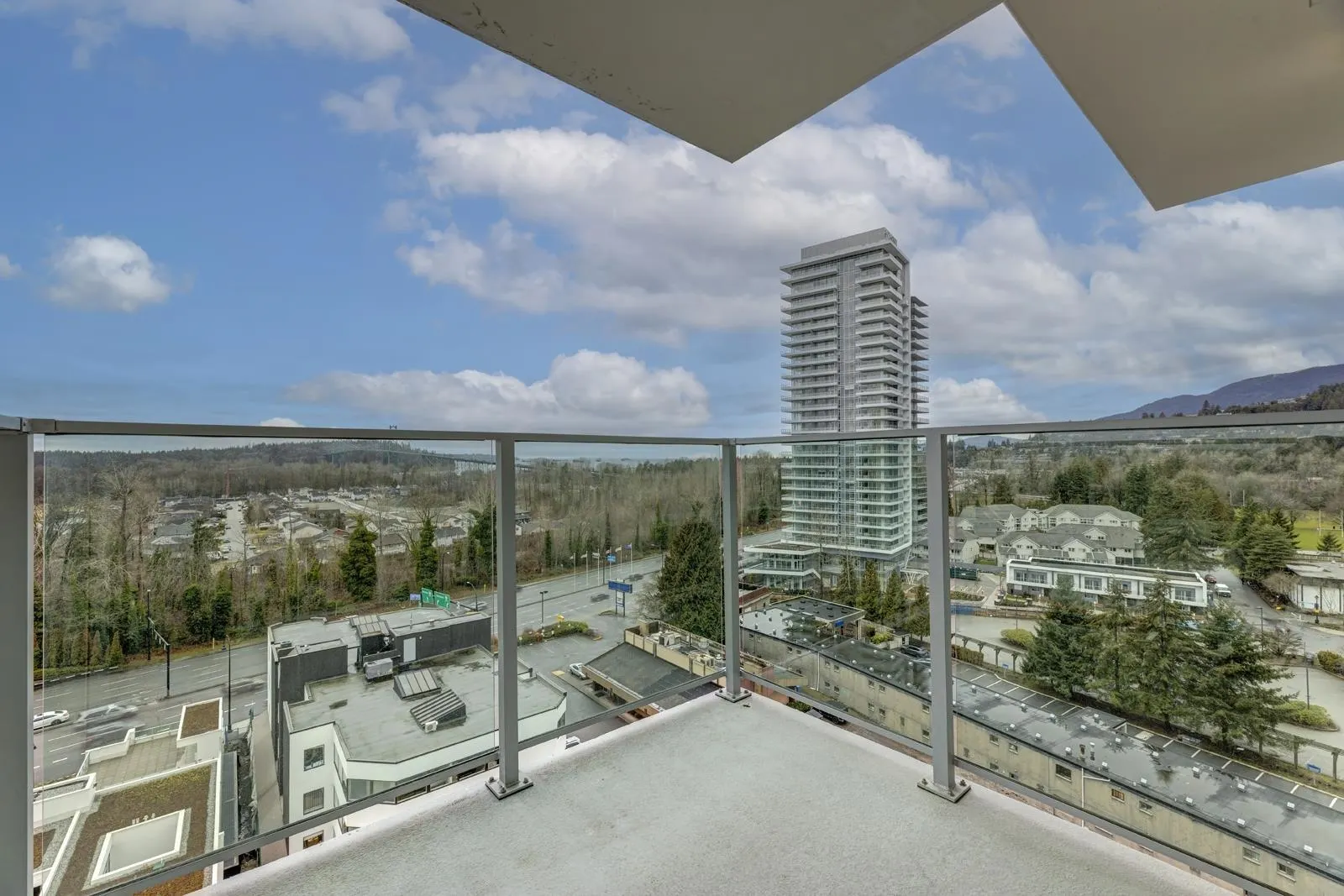 604 1675 Lions Gate Lane