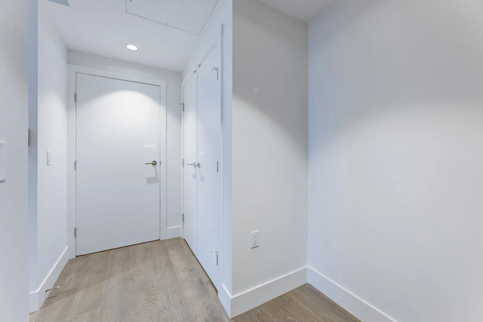 604 1675 Lions Gate Lane