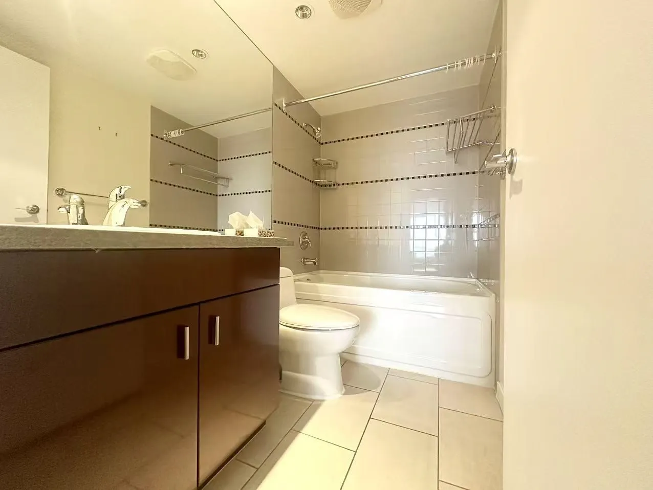 2806 1033 Marinaside Crescent