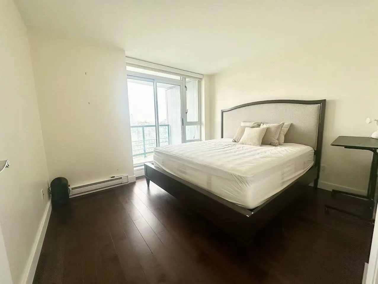 2806 1033 Marinaside Crescent