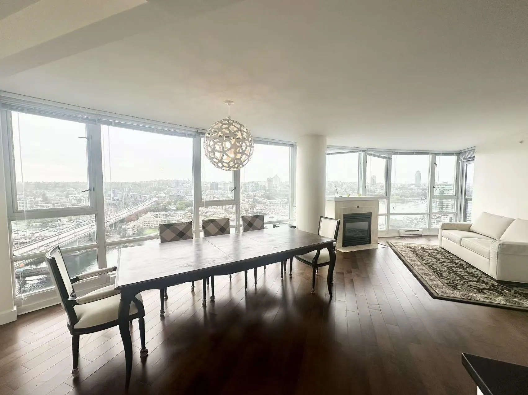 2806 1033 Marinaside Crescent