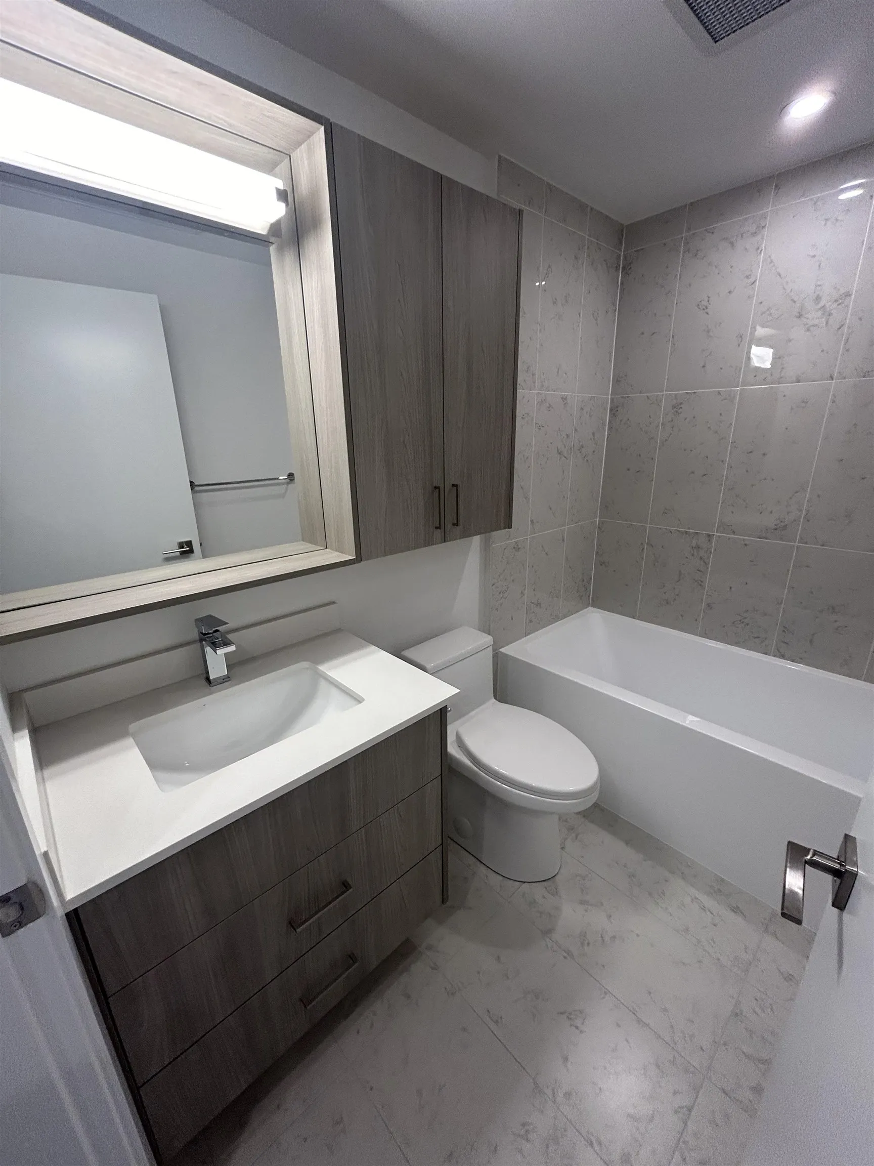 E20X 13858 108 Avenue