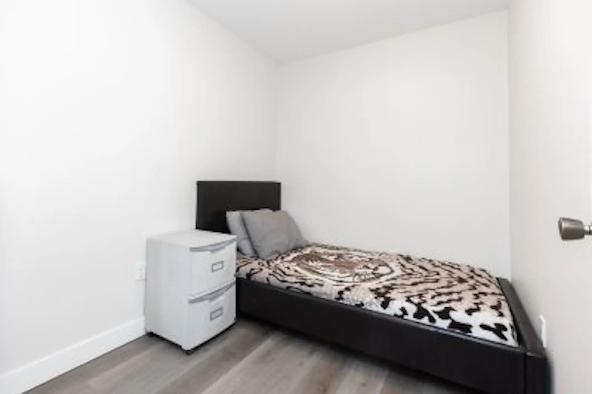 Basement 20454 91a Avenue