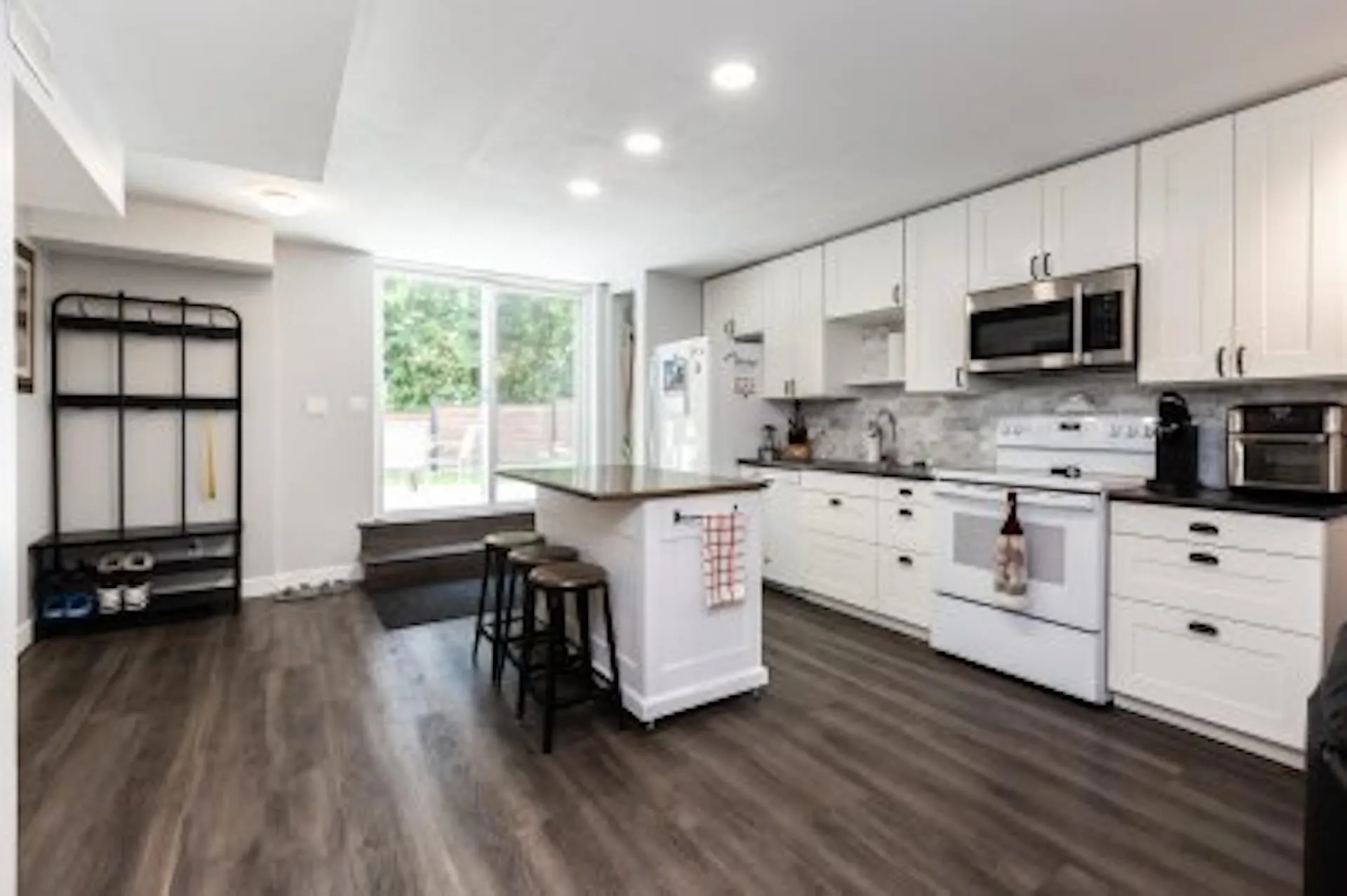 Basement 20454 91a Avenue