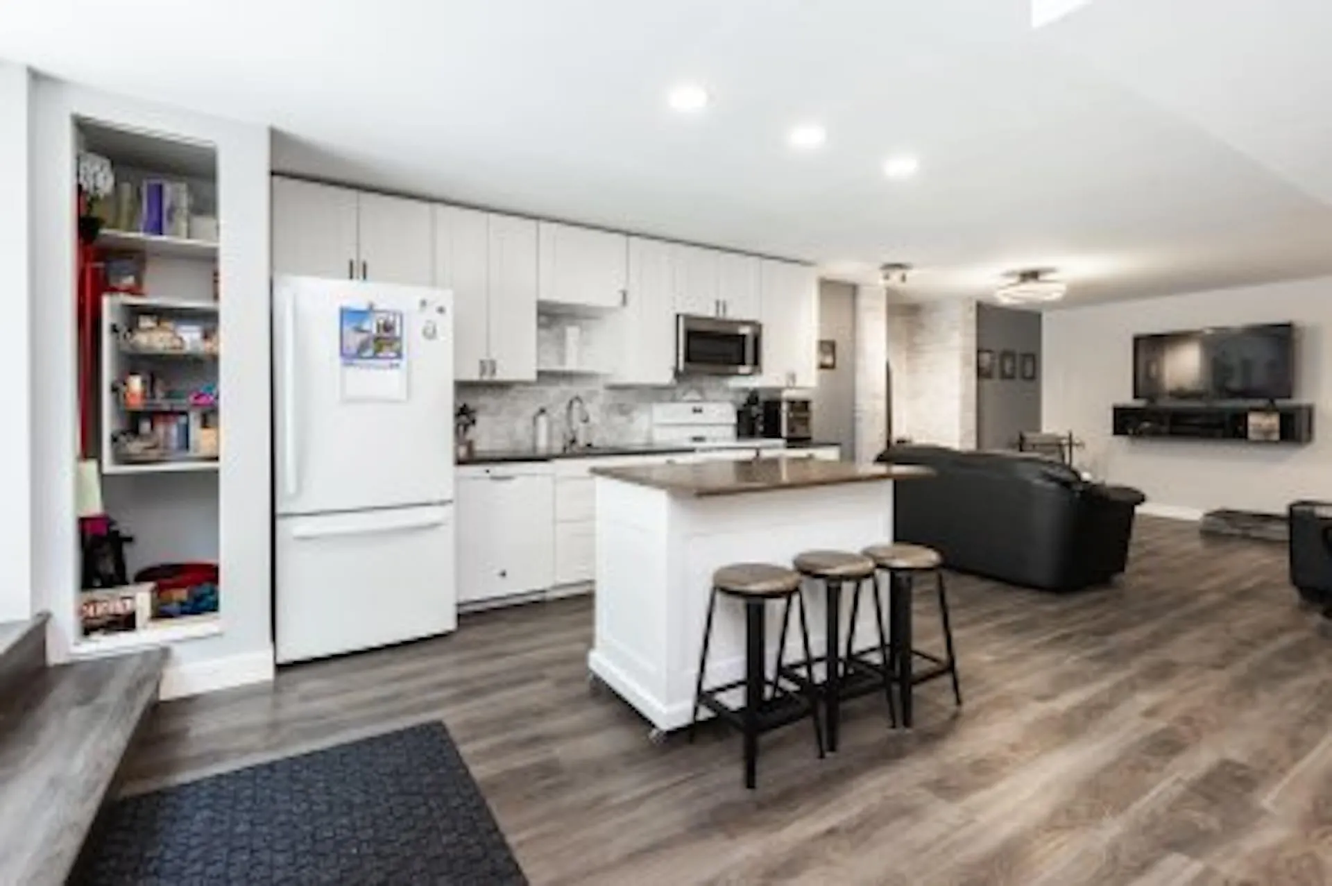 Basement 20454 91a Avenue