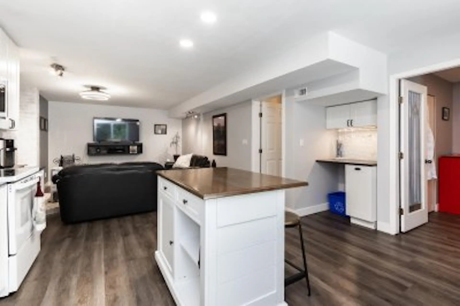 Basement 20454 91a Avenue