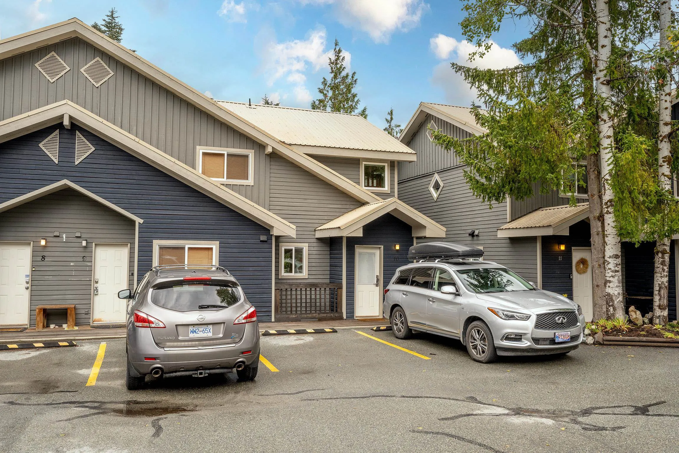 10 2211 Marmot Place