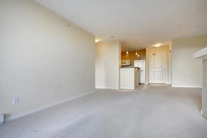 605 8460 Granville Avenue