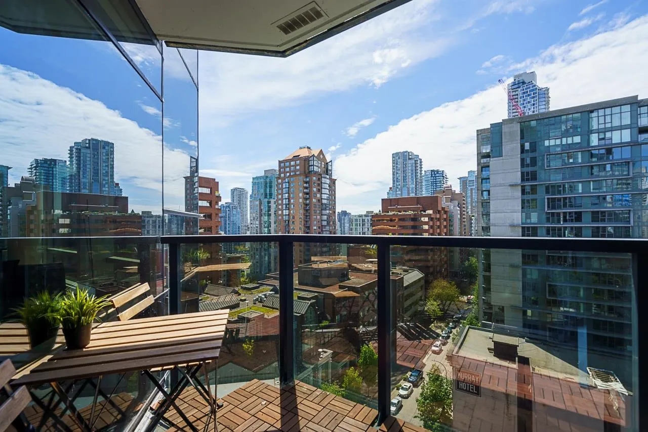 1201 1050 Burrard Street