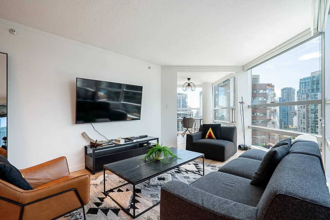 1201 1050 Burrard Street