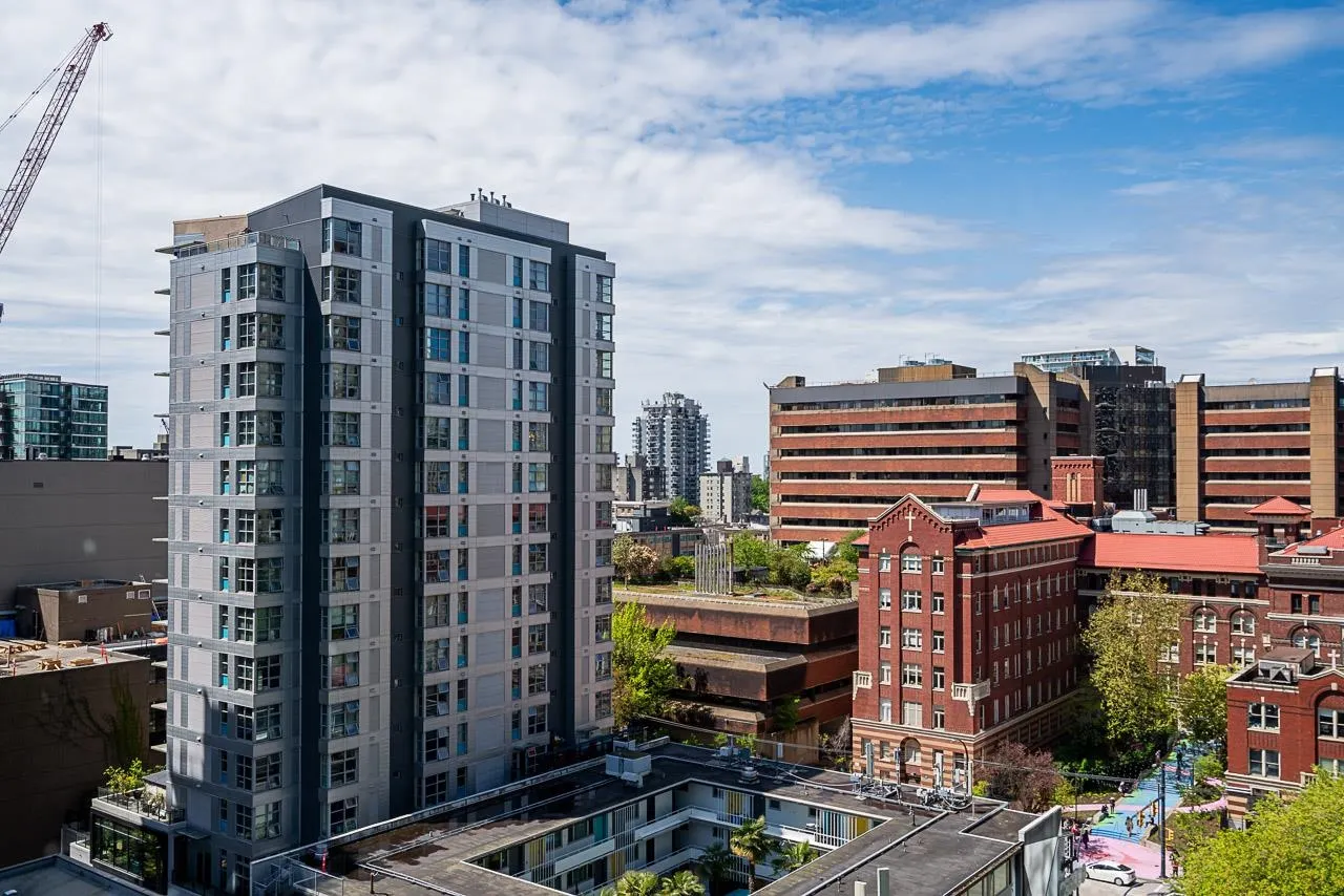 1201 1050 Burrard Street
