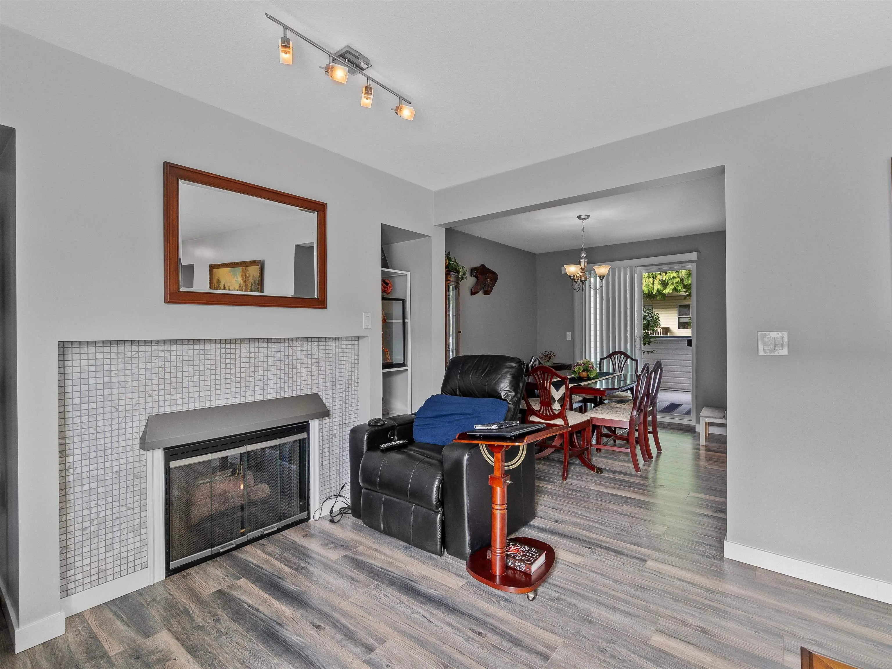 7 3440 Coast Meridian Road