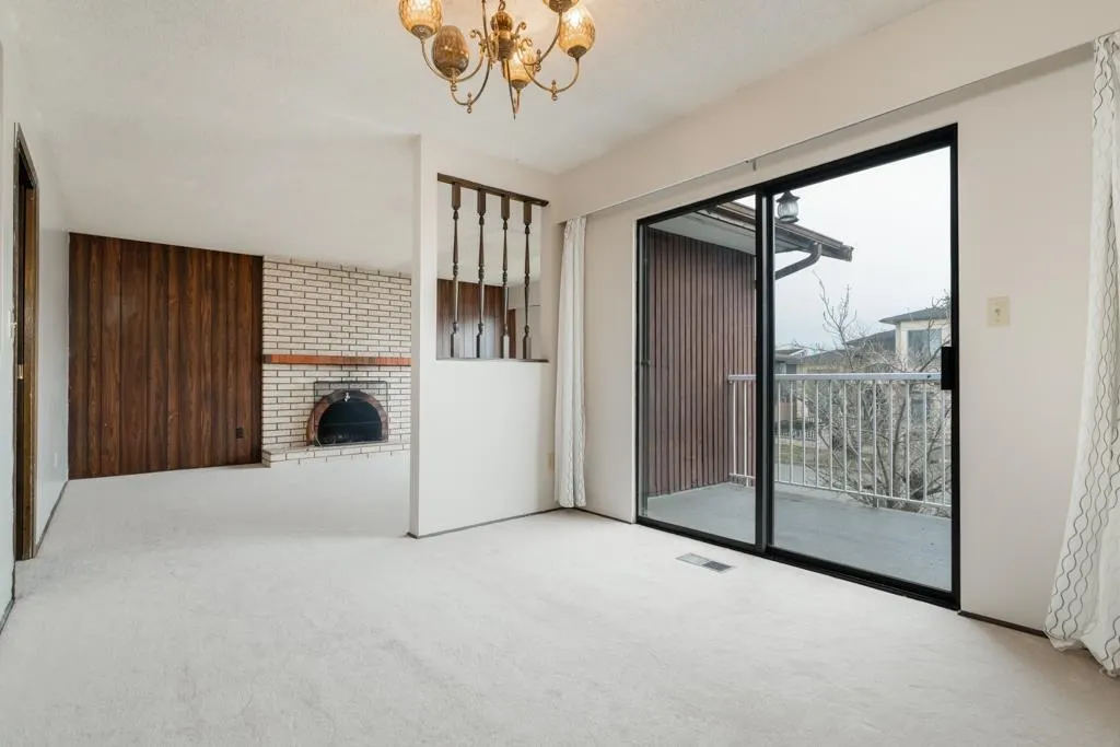 8411 Rideau Drive