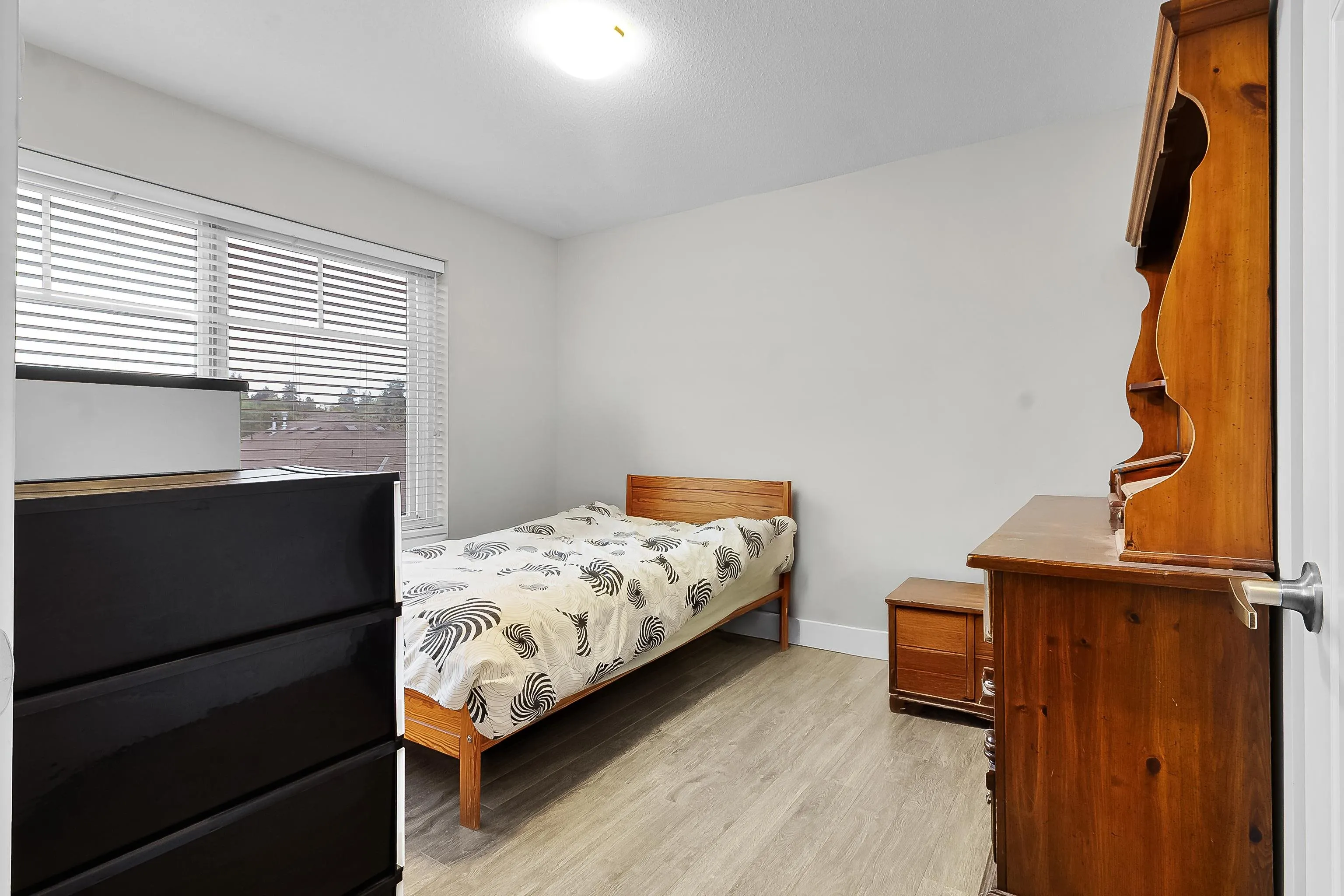 24 12092 70 Avenue