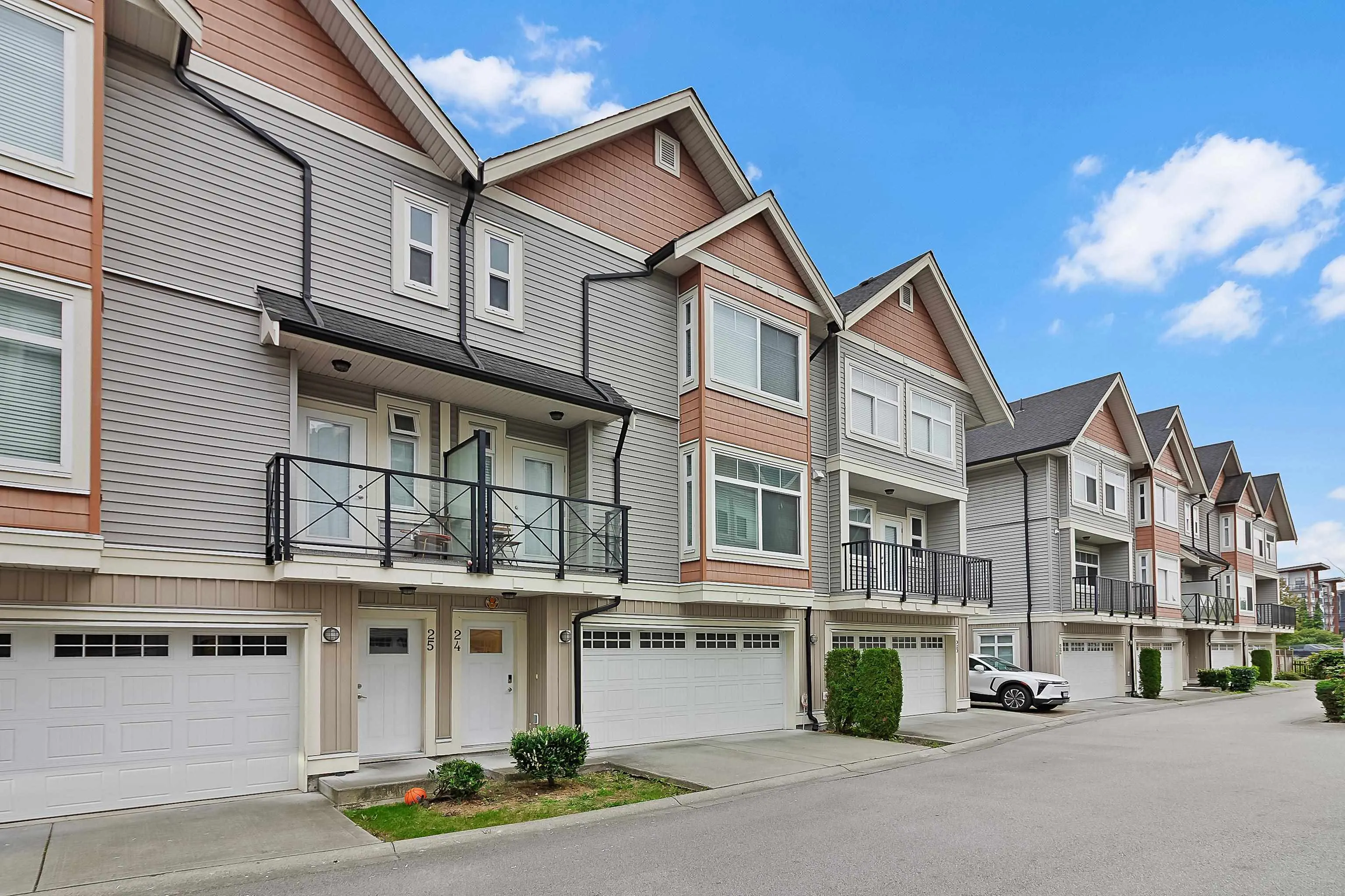 24 12092 70 Avenue