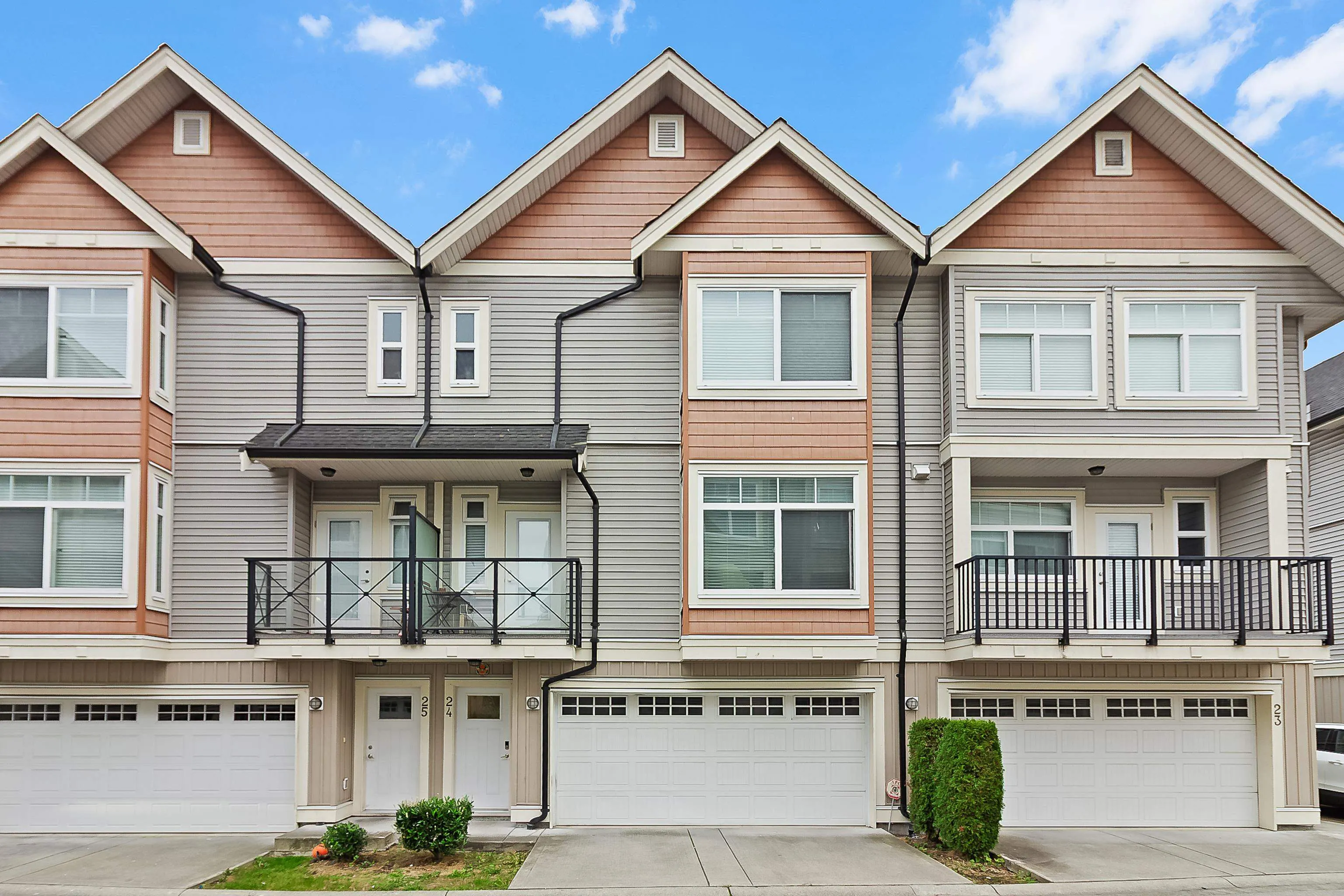24 12092 70 Avenue