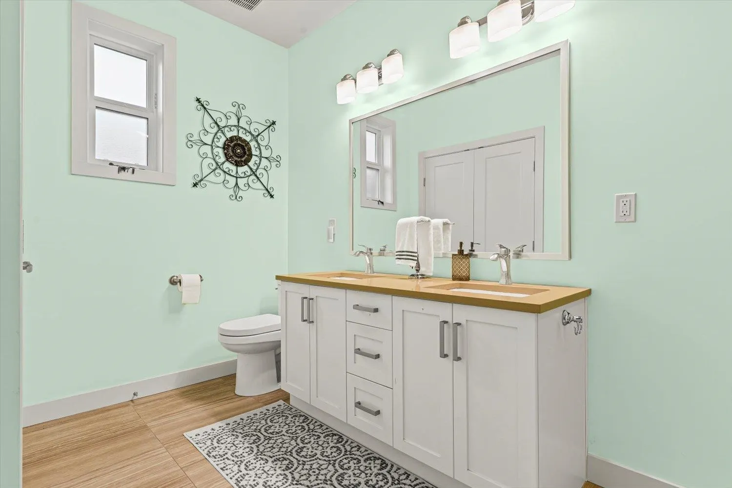 38 46110 Thomas Road