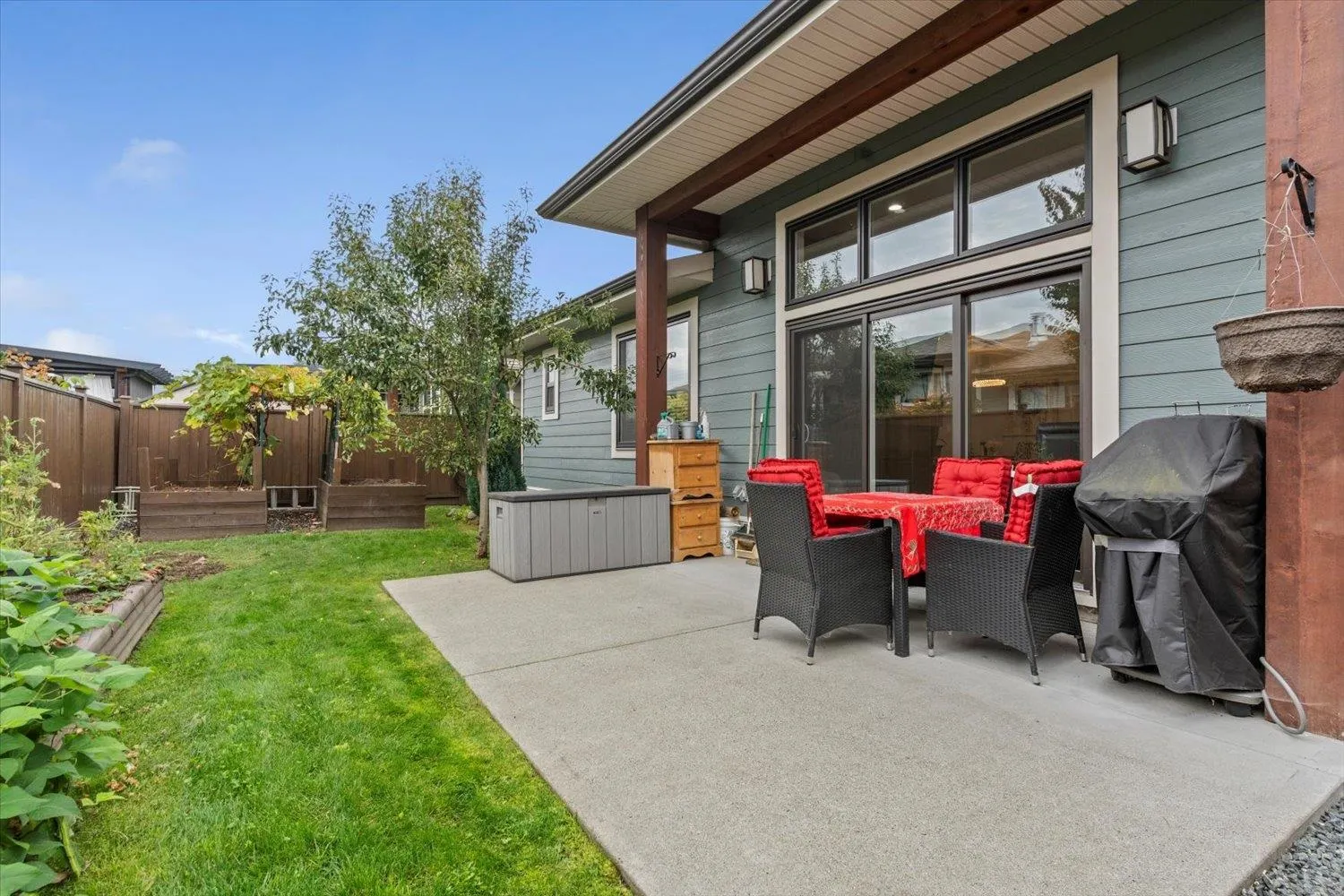 38 46110 Thomas Road