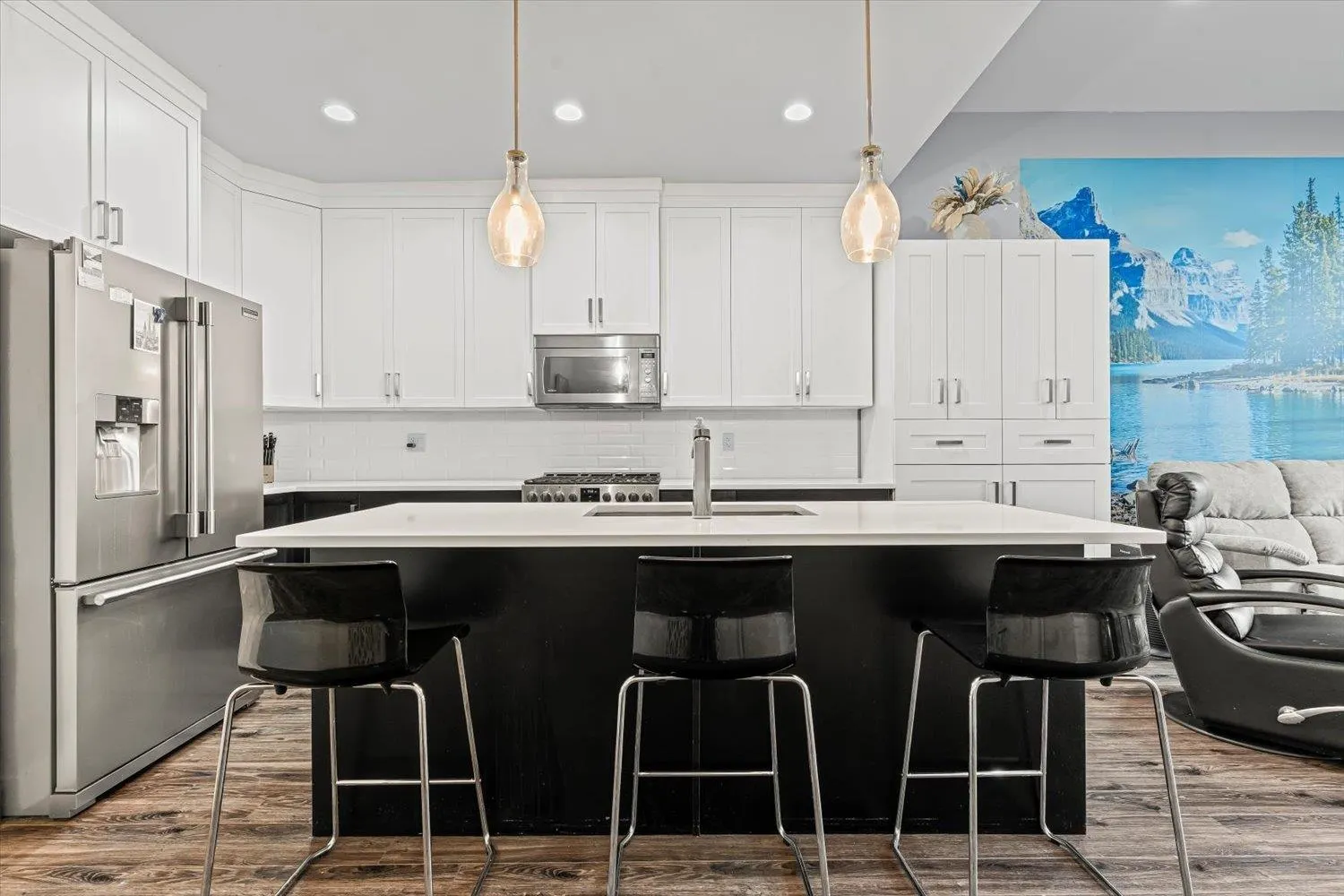 38 46110 Thomas Road