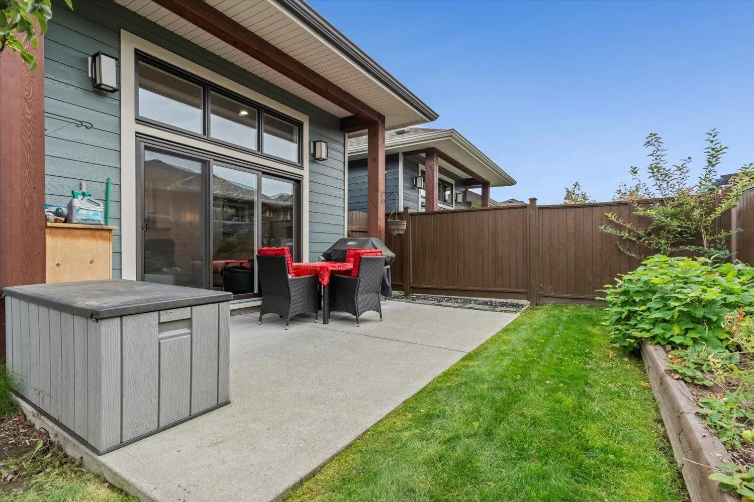 38 46110 Thomas Road