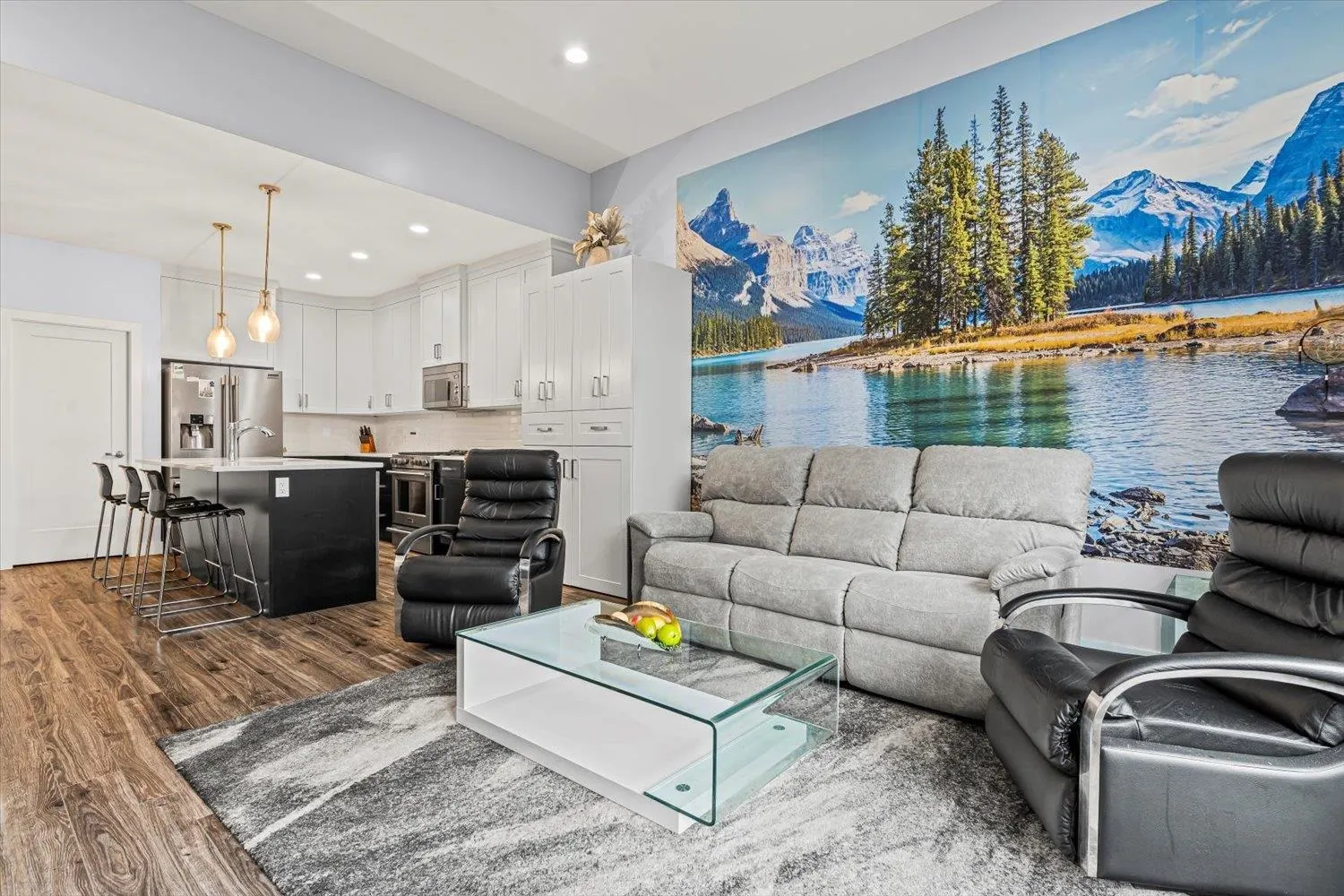 38 46110 Thomas Road