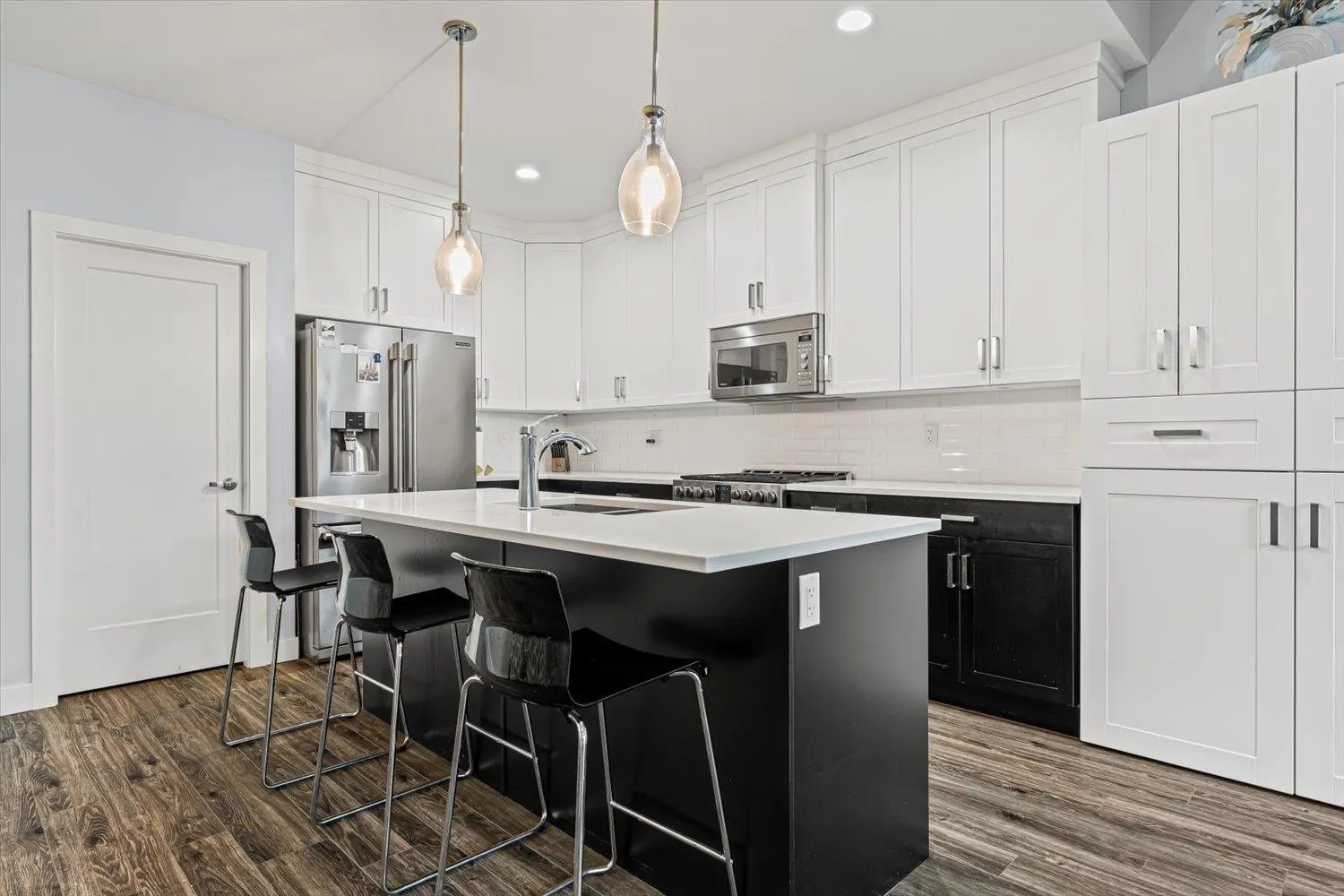 38 46110 Thomas Road