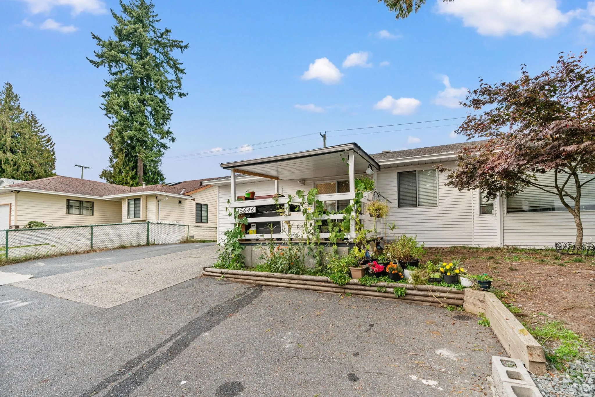 15646 96 Avenue