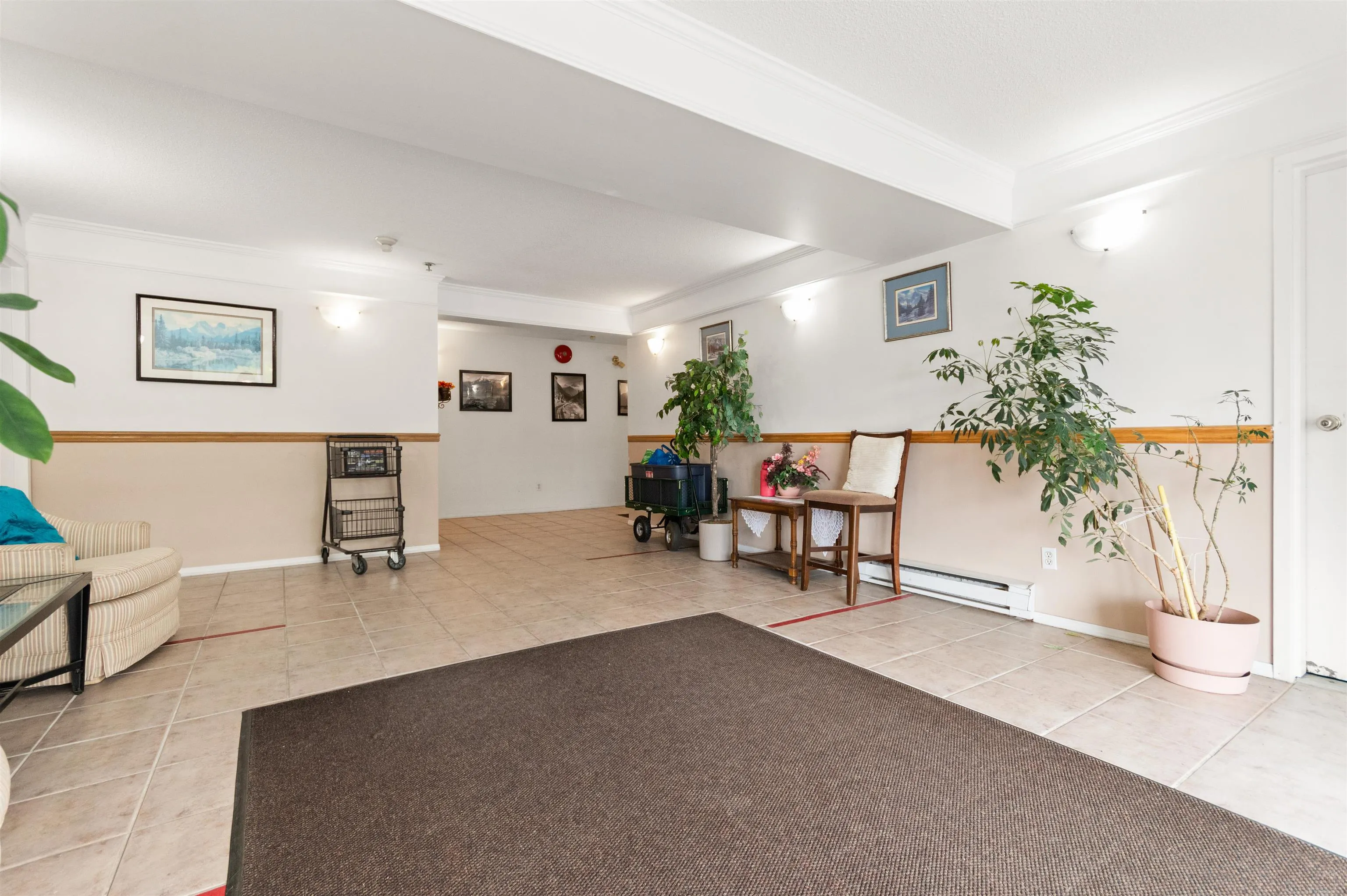 201 7415 Shaw Avenue