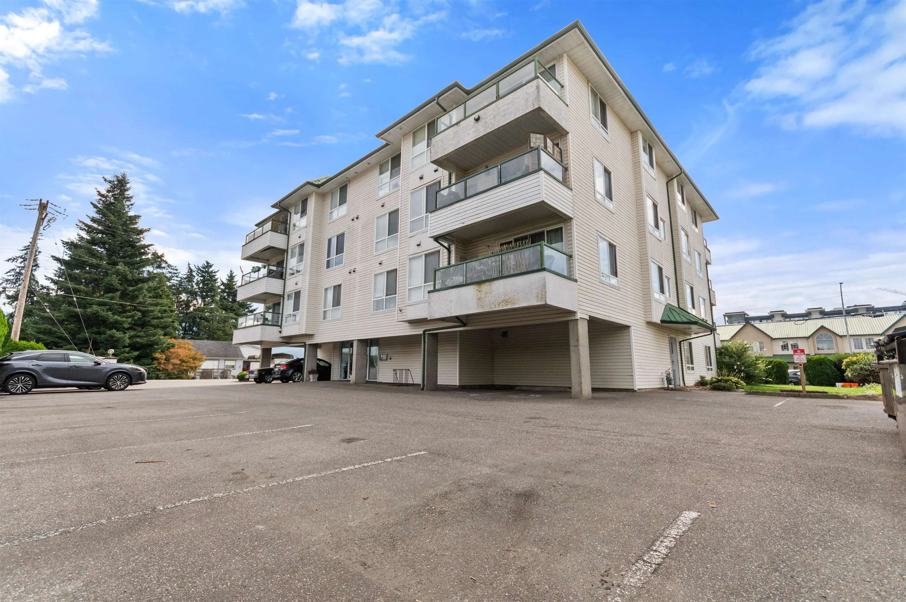 201 7415 Shaw Avenue