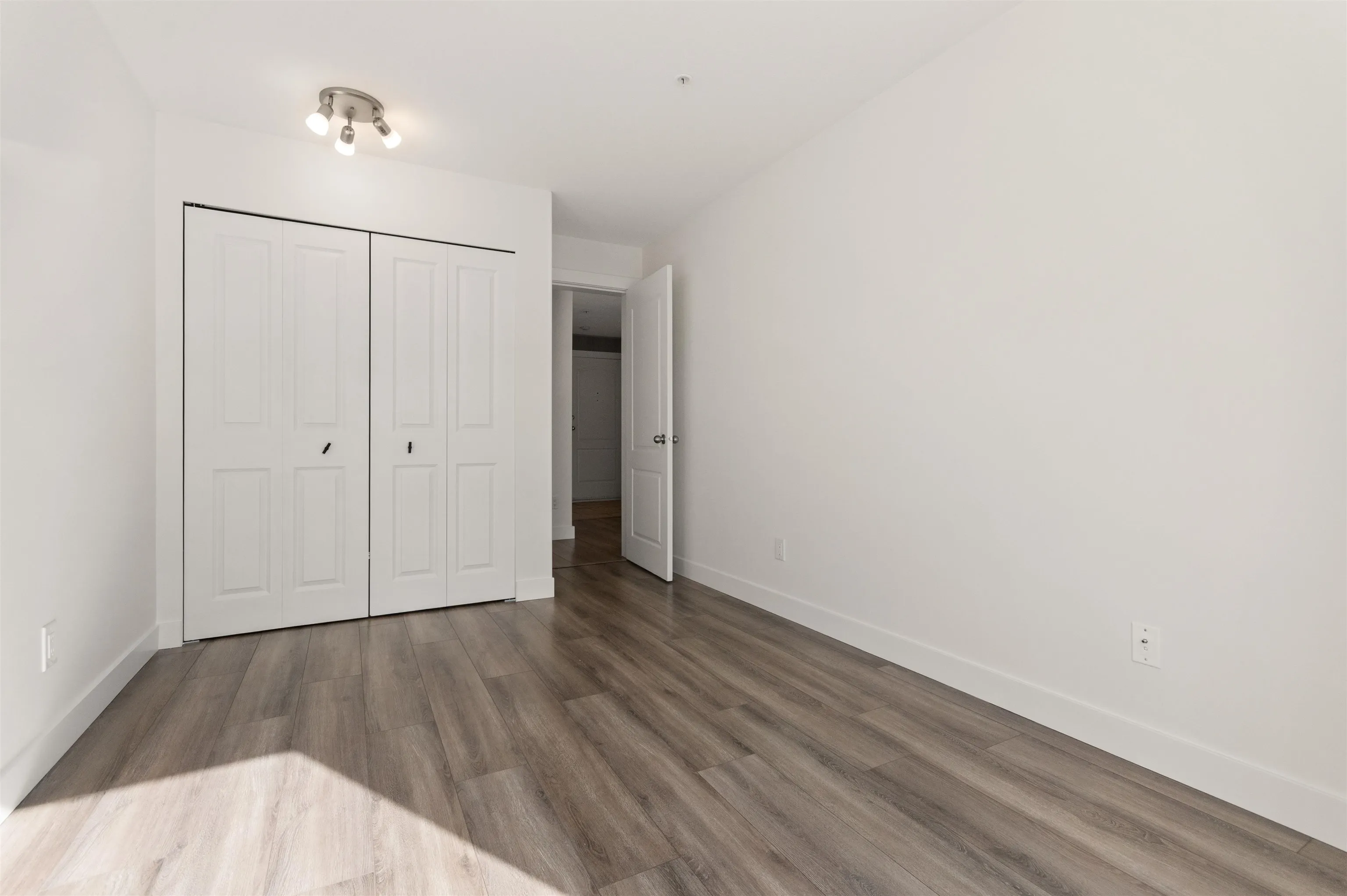 201 7415 Shaw Avenue