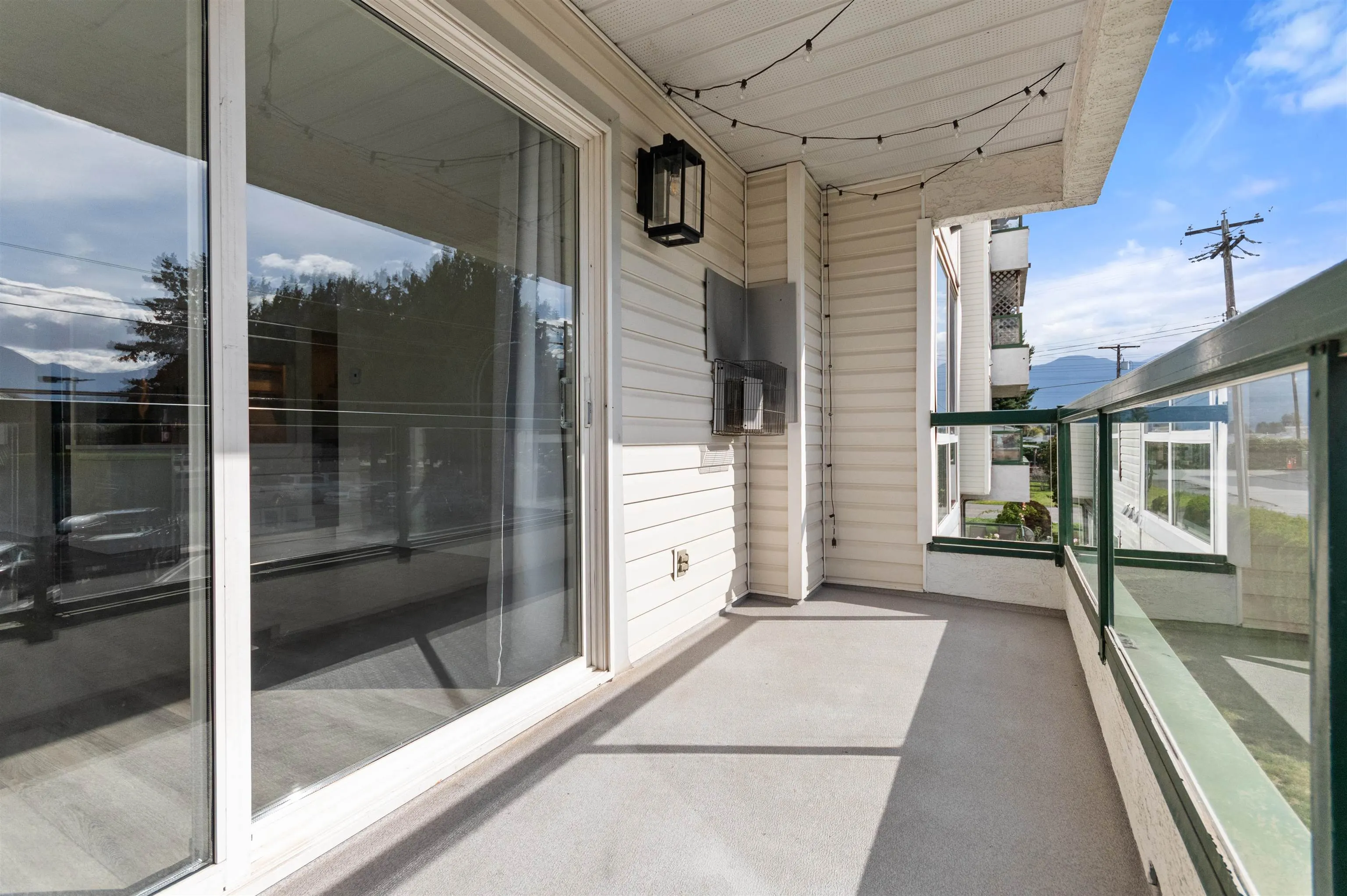 201 7415 Shaw Avenue