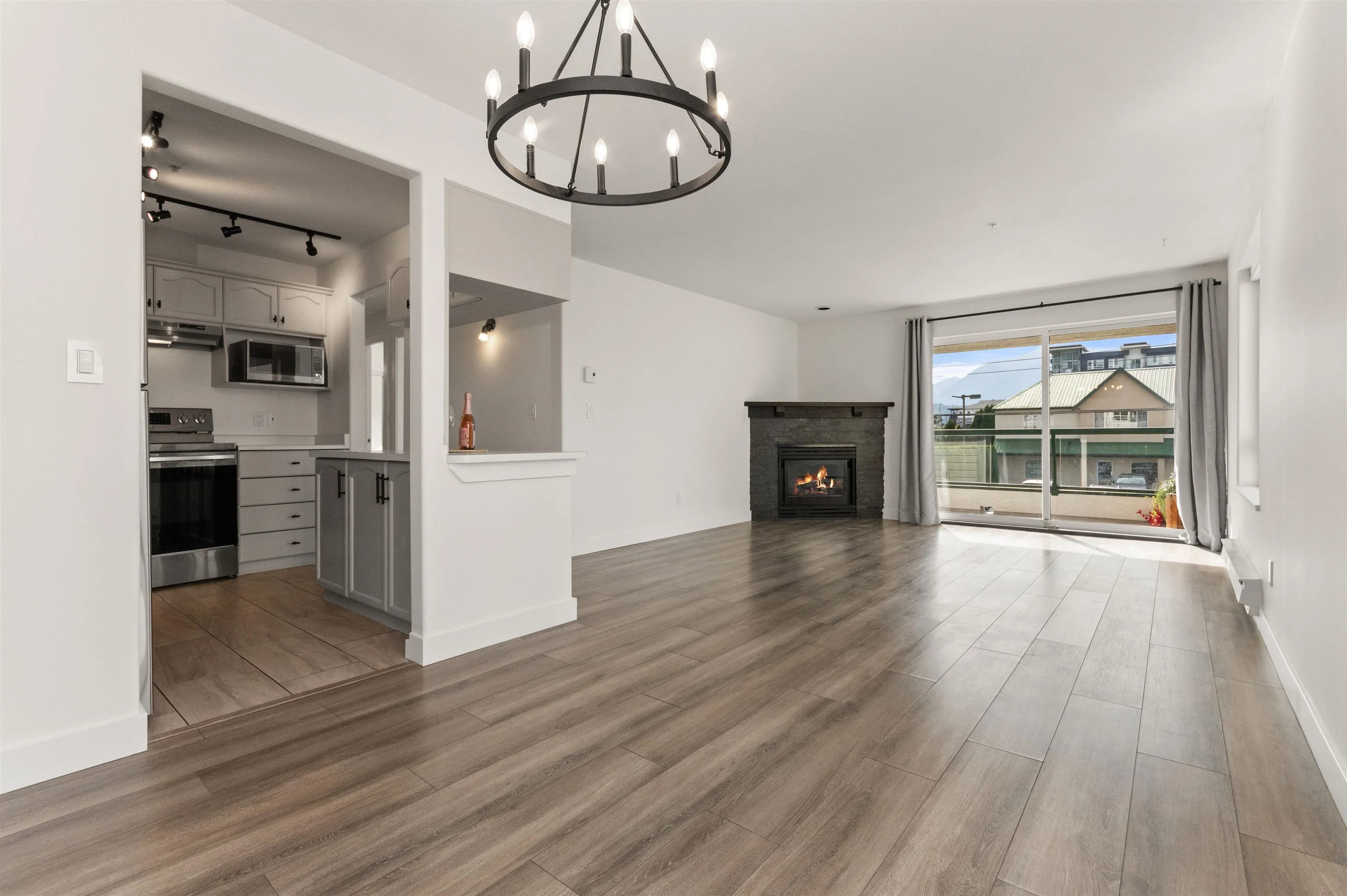 201 7415 Shaw Avenue