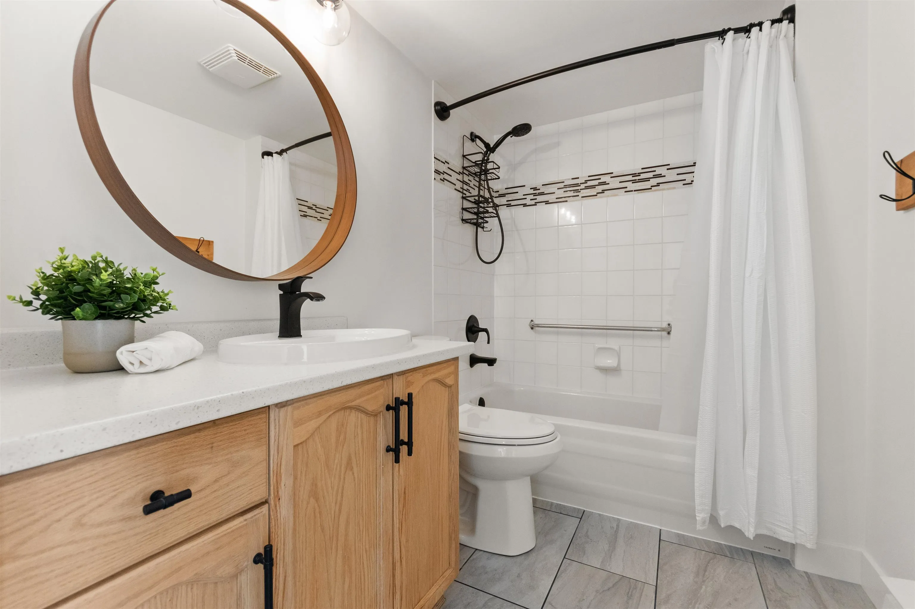 201 7415 Shaw Avenue