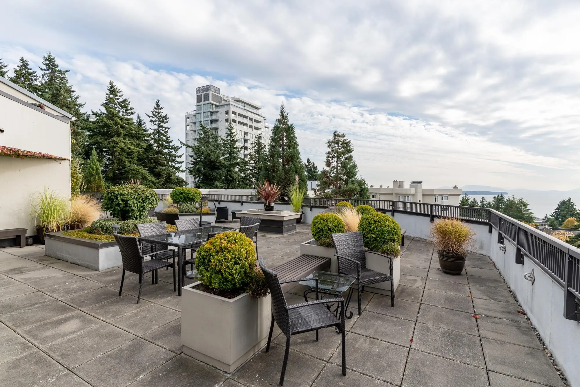 405 1480 Foster Street