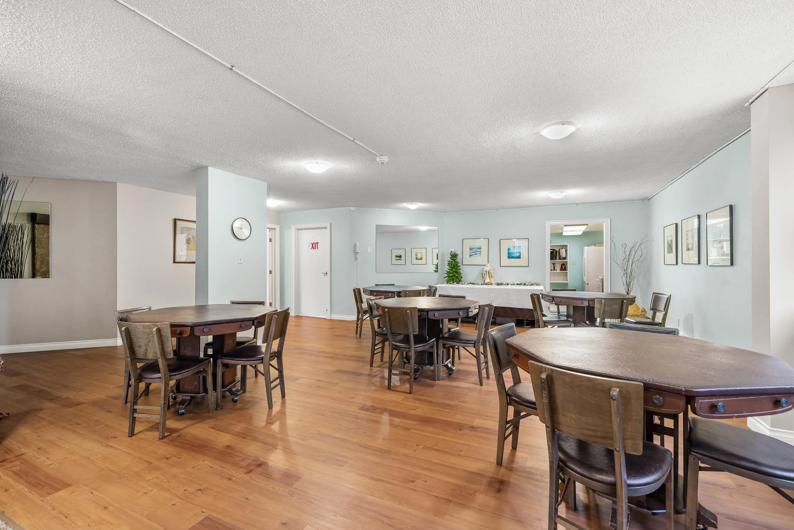 405 1480 Foster Street