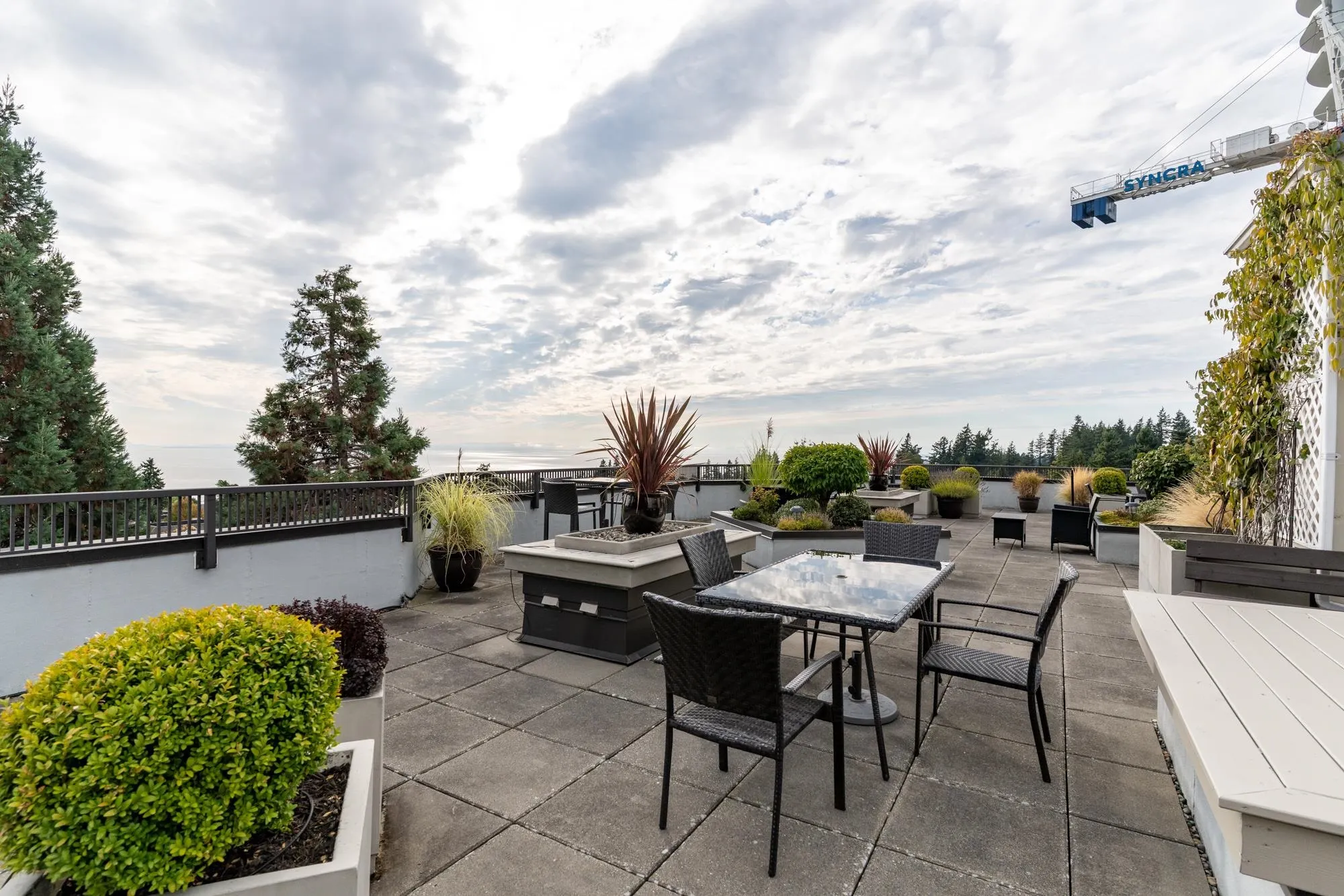 405 1480 Foster Street