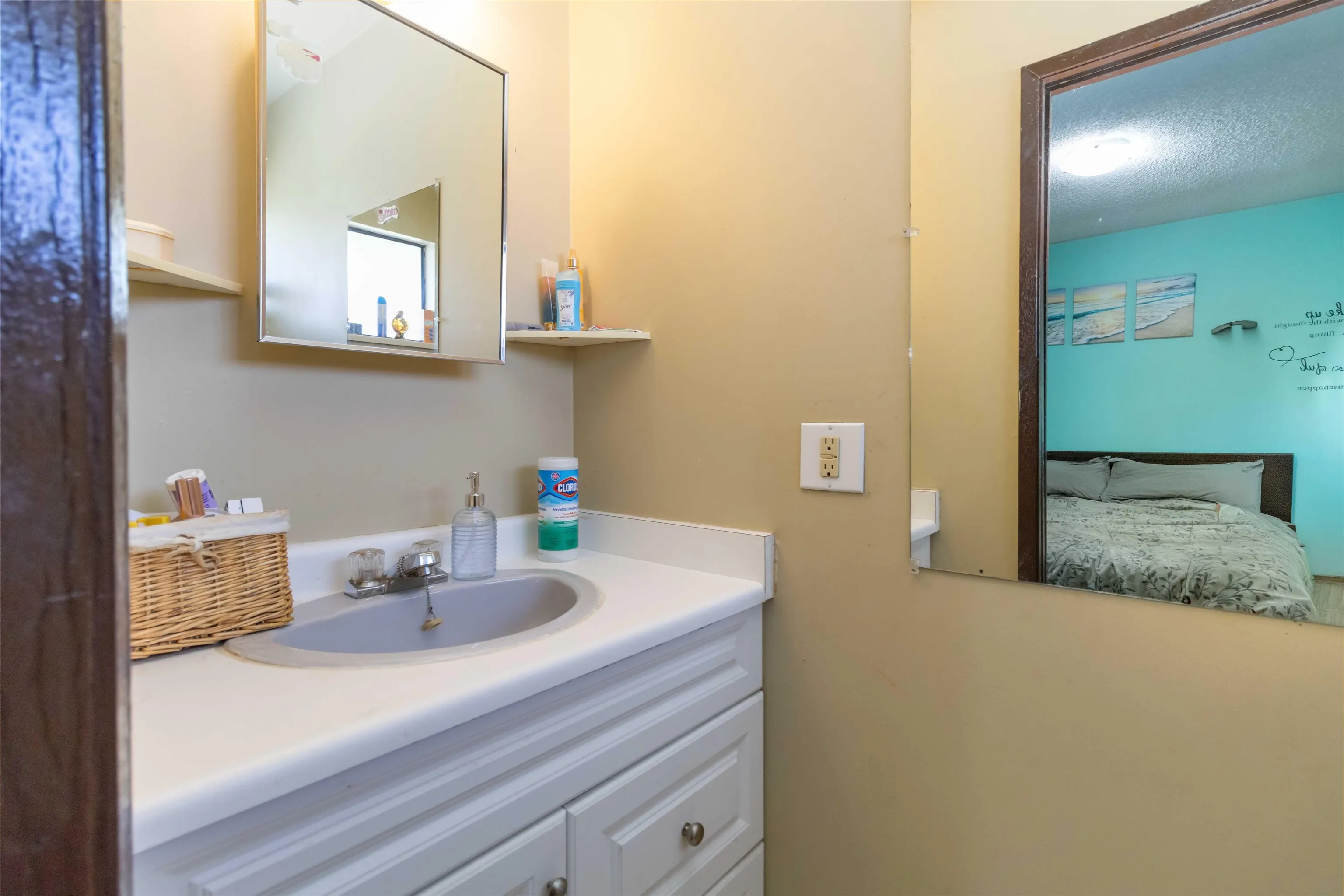 32369 Grebe Crescent